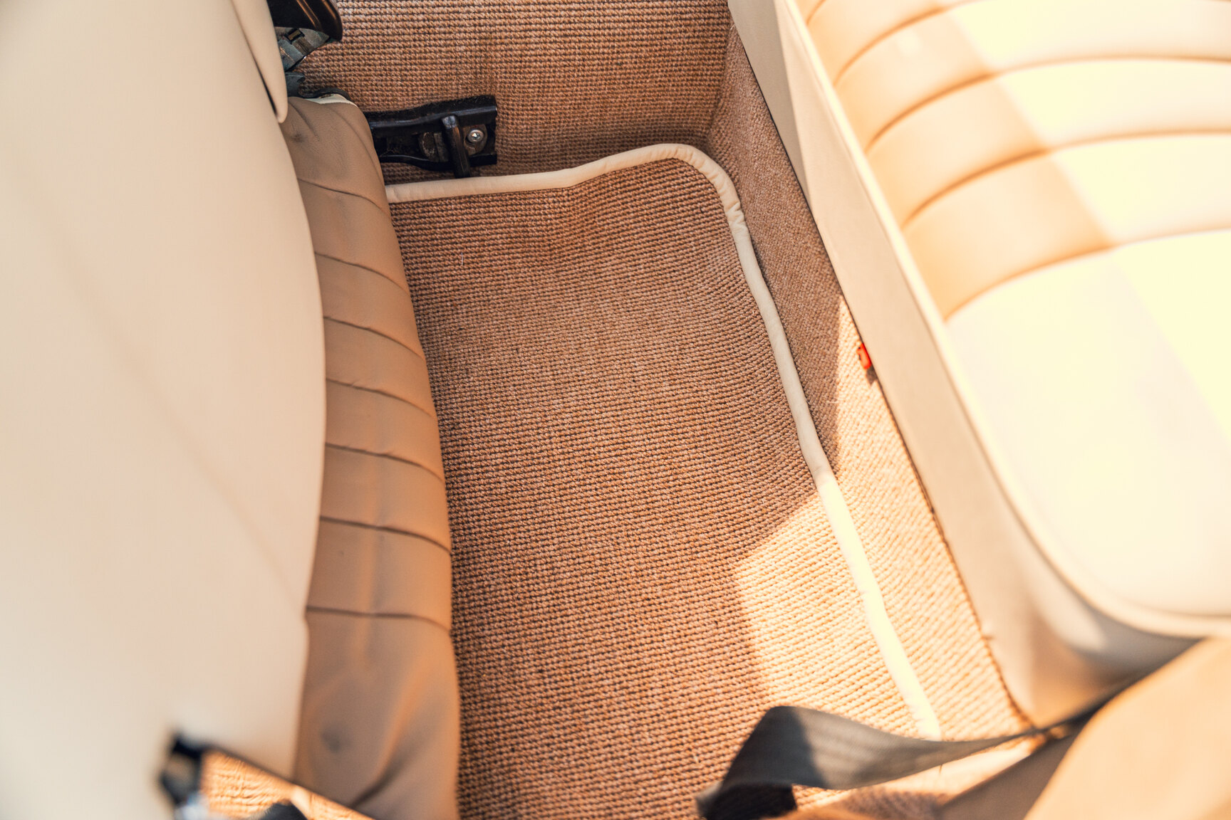 Innenraumfoto von 1976 Mercedes-Benz 450 SLC (54)