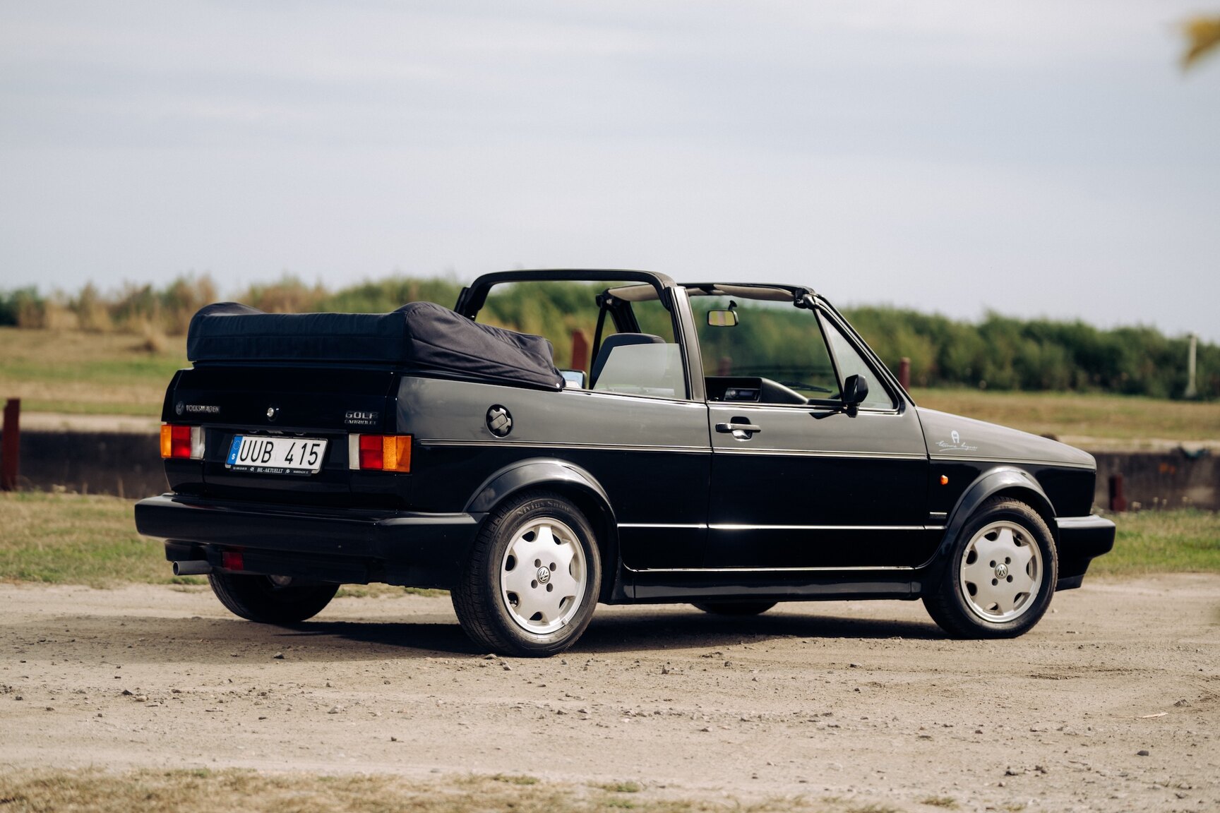 Exterior image of 1991 VW Golf Cabriolet "Etienne Aigner Edition"