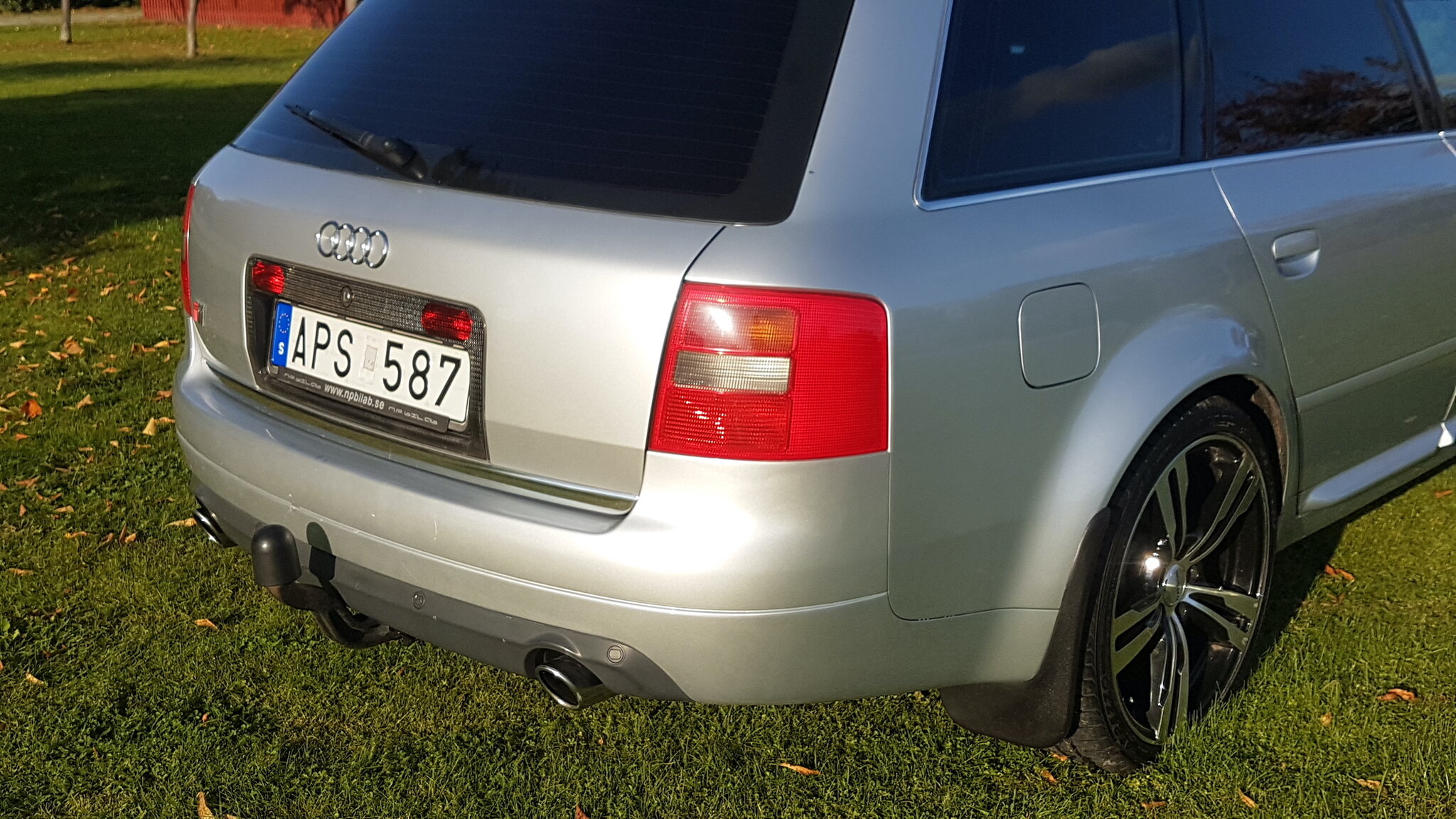 Exteriörbild på 2000 Audi S6 Avant