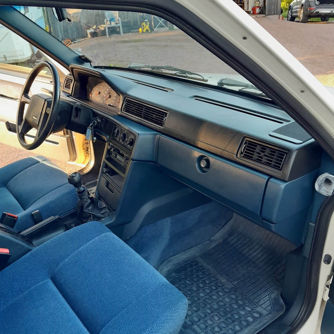 Interiörbild 1992 Volvo 944 GL SE