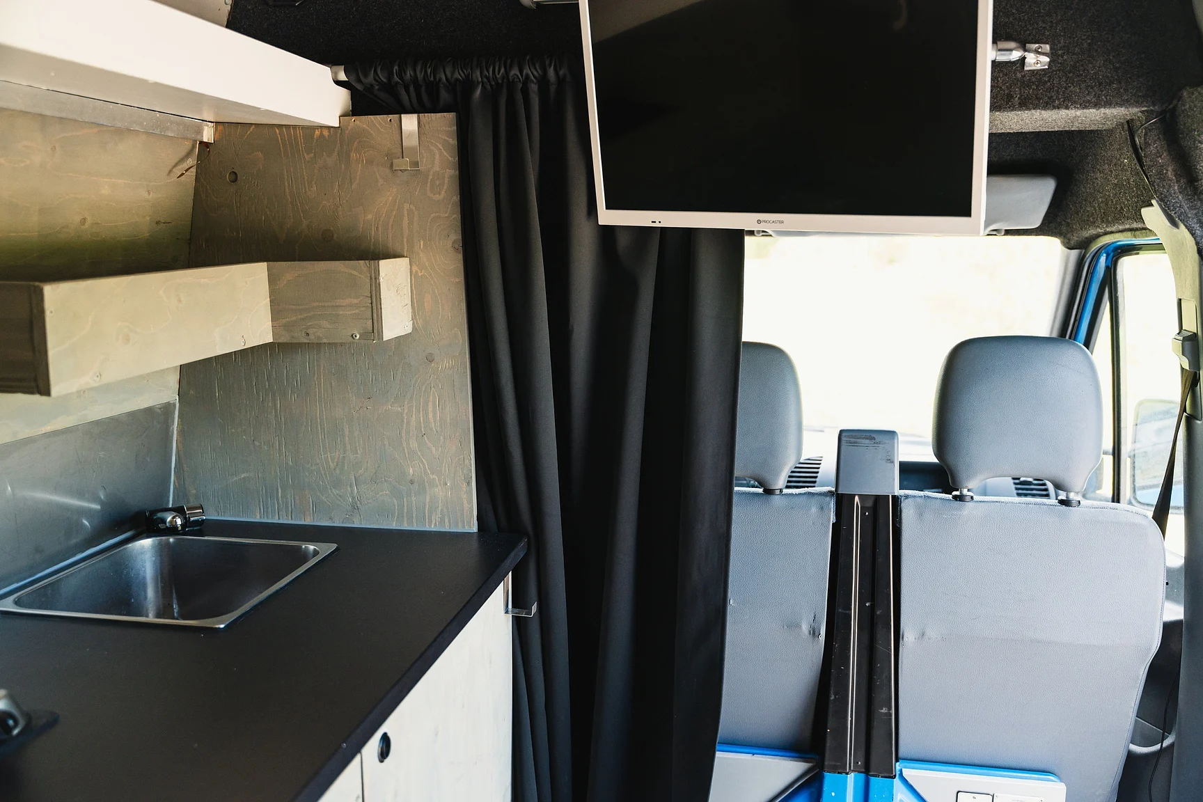 Interior image of 2004 Mercedes-Benz Sprinter 4x4 Campervan/Overlander (56)