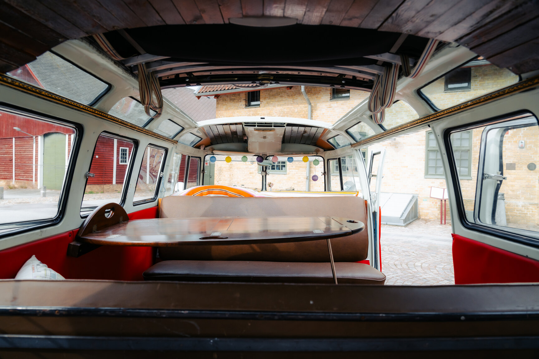 Interior image of 1964 Volkswagen Kleinbus Transporter 1500 Deluxe “21-fönsters Samba”