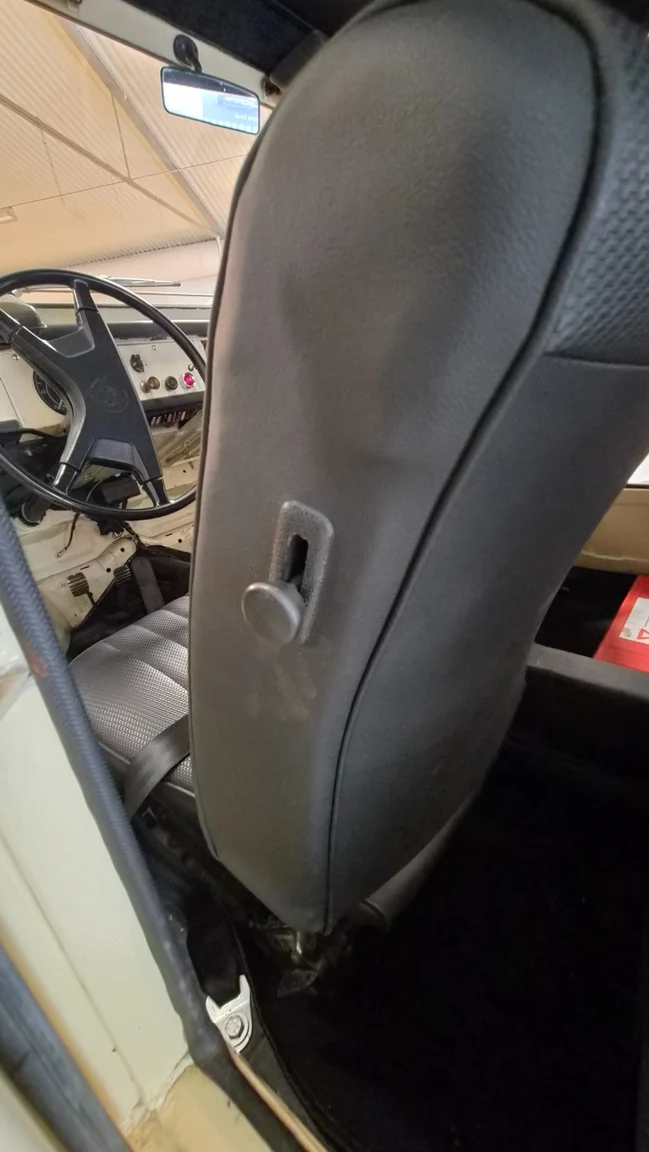 Innenraumfoto von 1973 Volkswagen Type 181 (31)