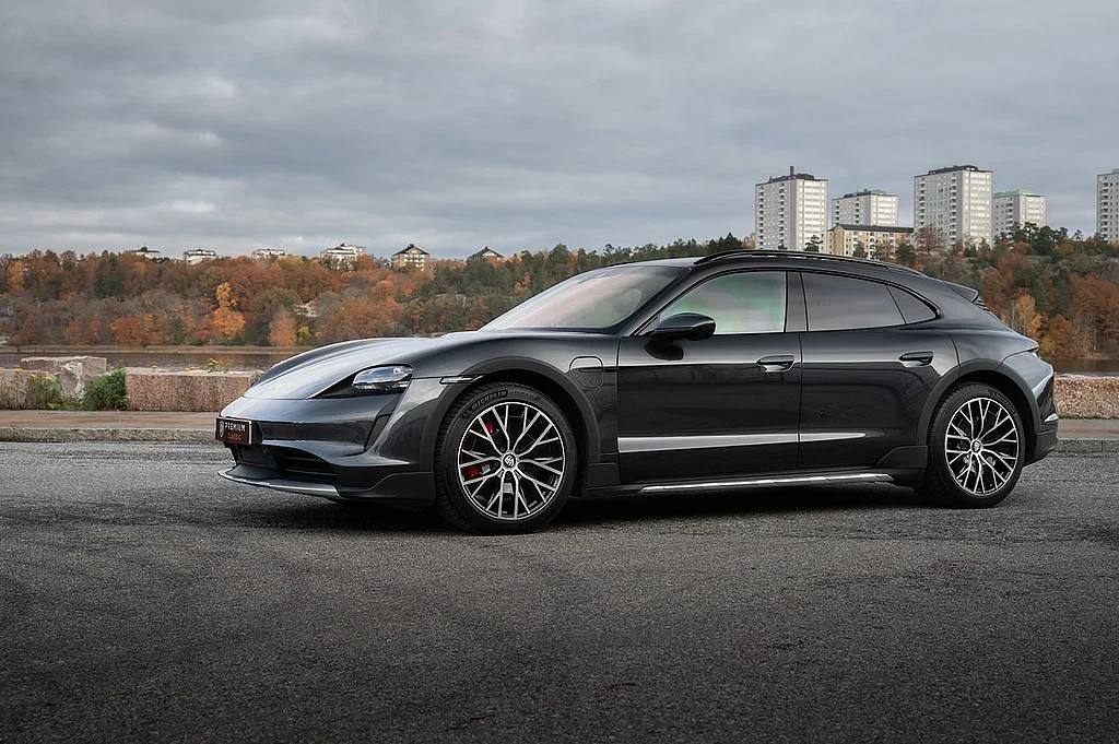 Bild von 2022 Porsche Taycan 4S (4)