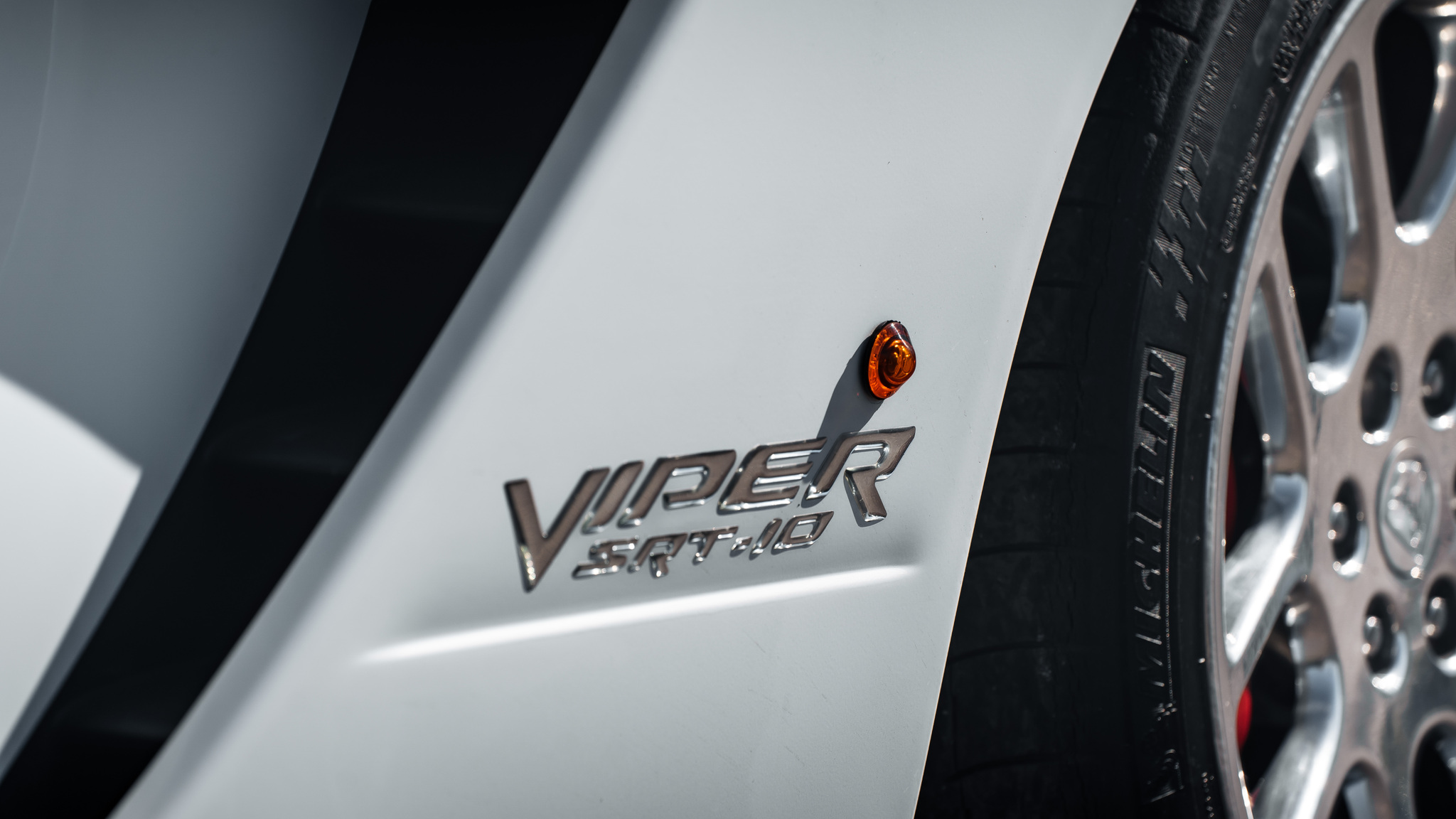 Exteriörbild på 2004 Dodge Viper Mamba Edition