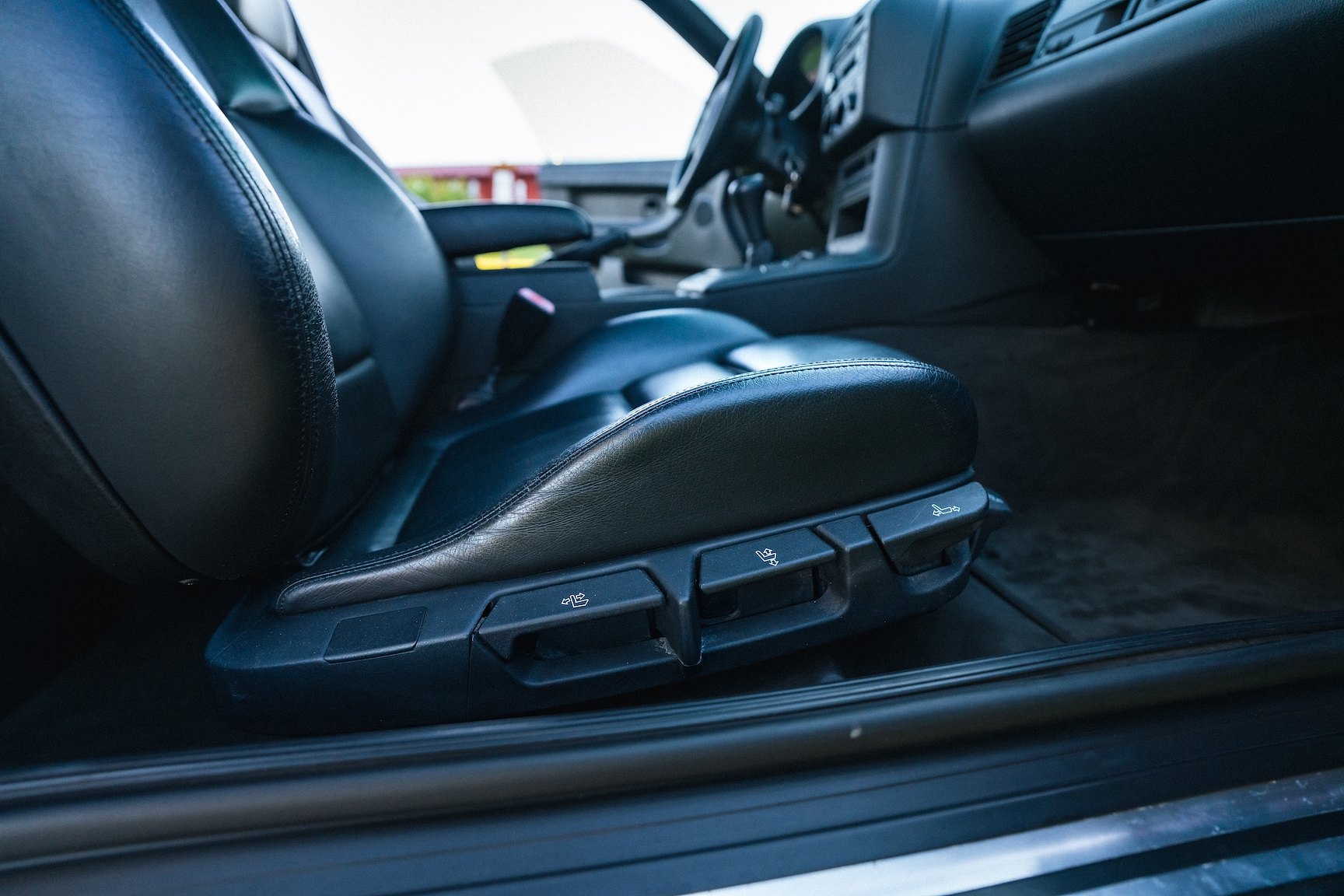 Interior image of 1992 BMW 325i Coupé "No Reserve Auction"