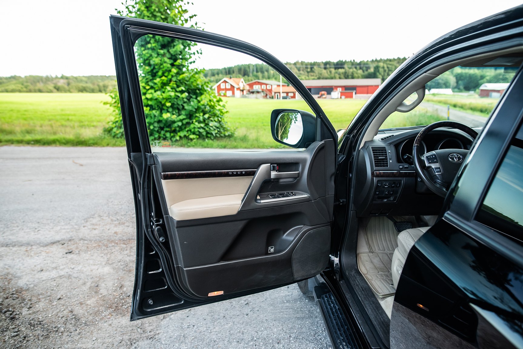 Interior image of 2008 Toyota Land Cruiser 4.5 4WD V8