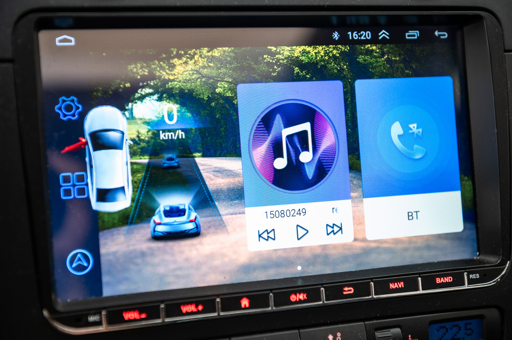 Innenraumfoto von 2006 Volkswagen Golf R32 (47)