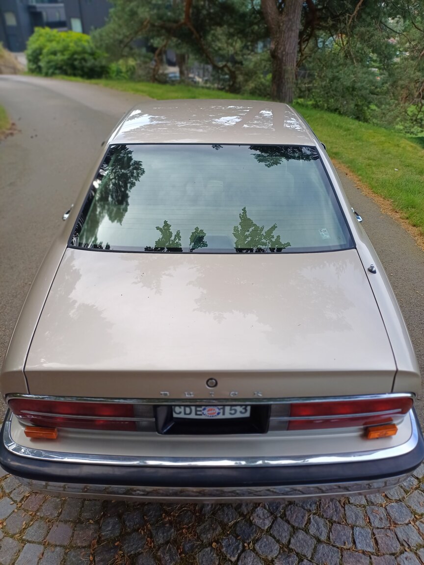 Exteriörbild på 1992 Buick Park Avenue