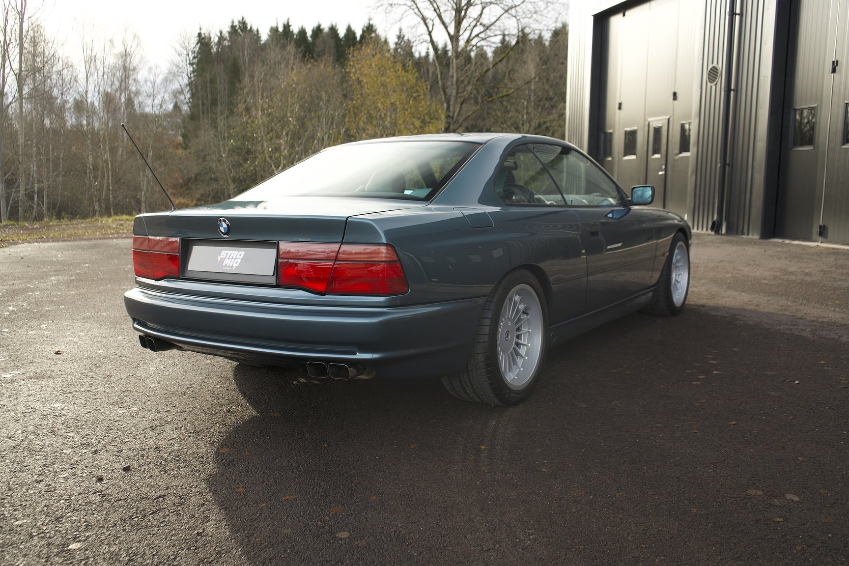 Exteriörbild på 1992 BMW 850i 6-speed manual - NO RESERVE
