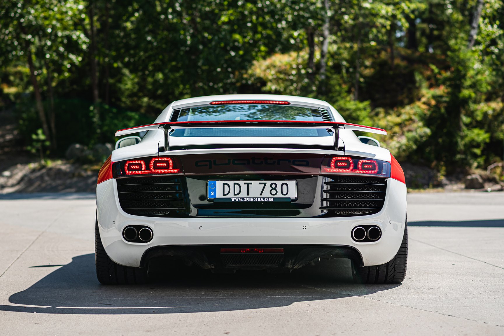 Exterior image of 2008 Audi R8 4.2 V8 Turbo Manuell