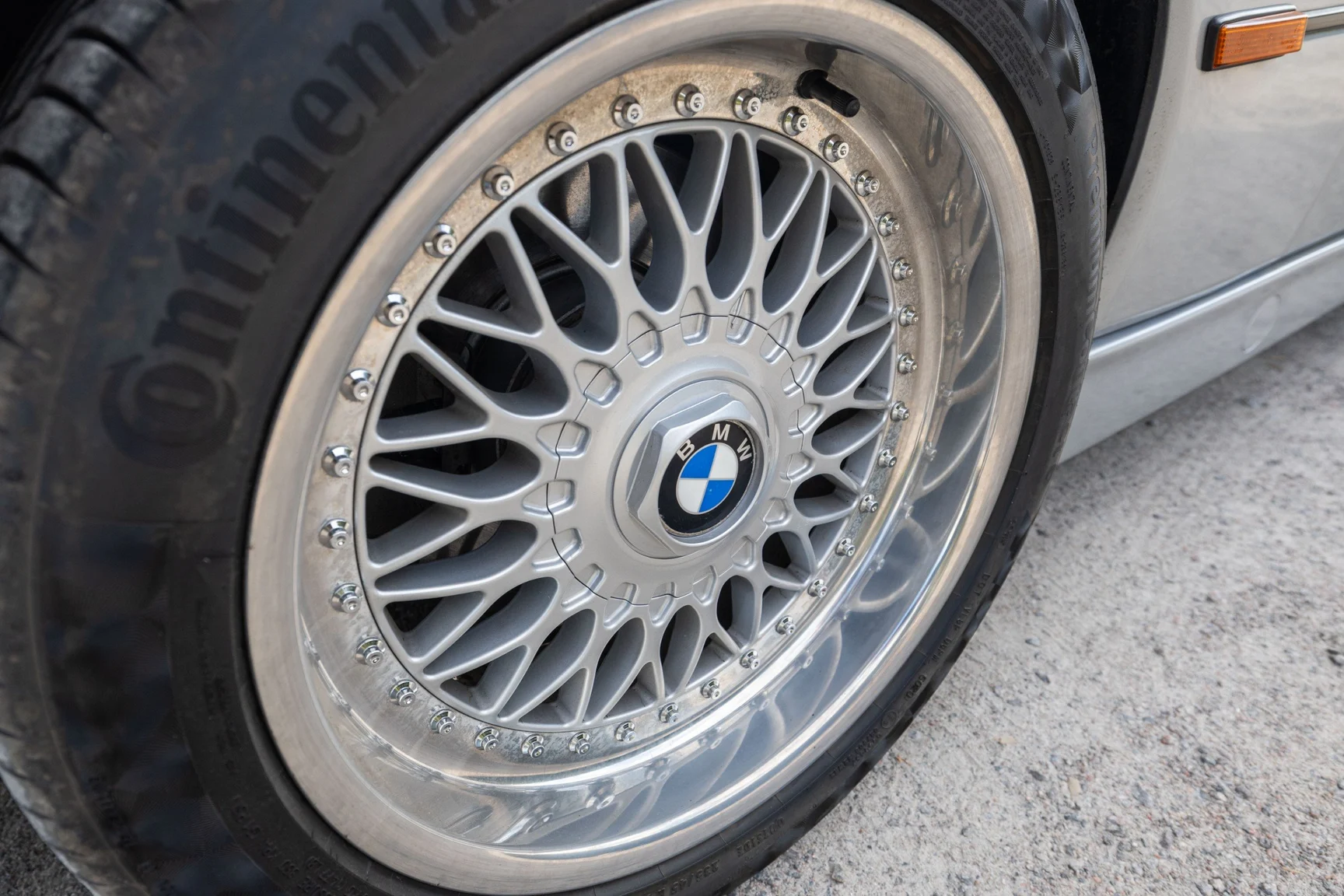 Aussenfoto 1991 BMW 850i 6-växlad manuell (75)