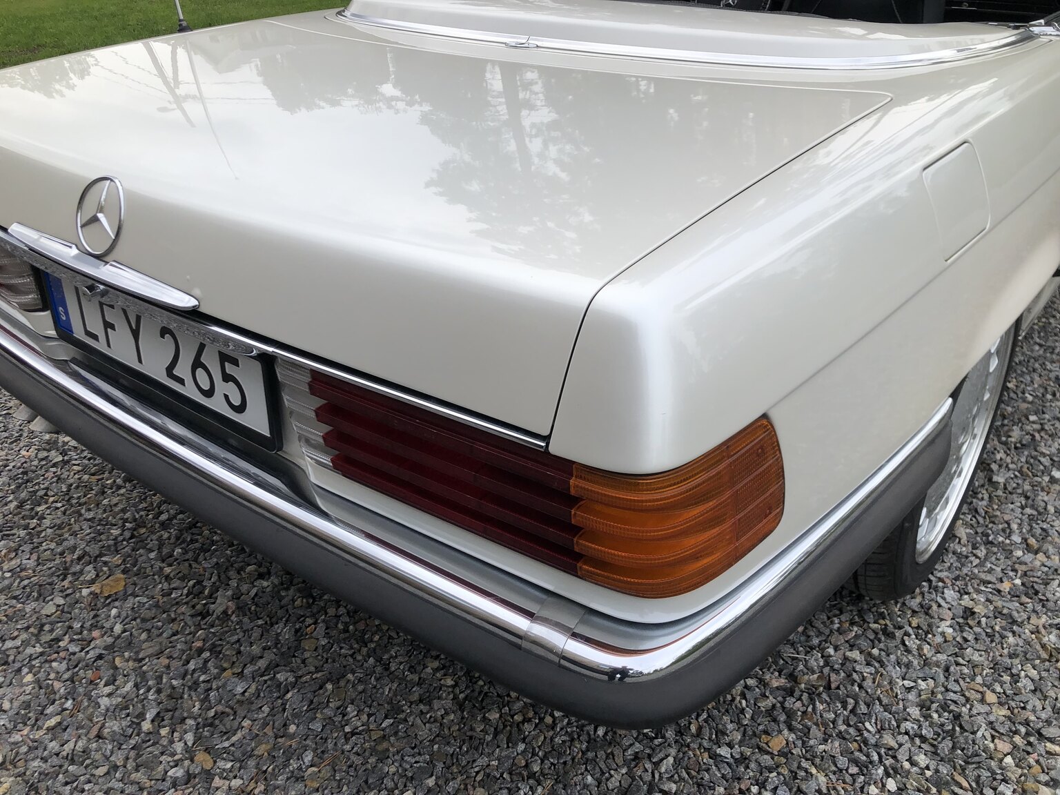 Exteriörbild på 1972 Mercedes-Benz 350 SL