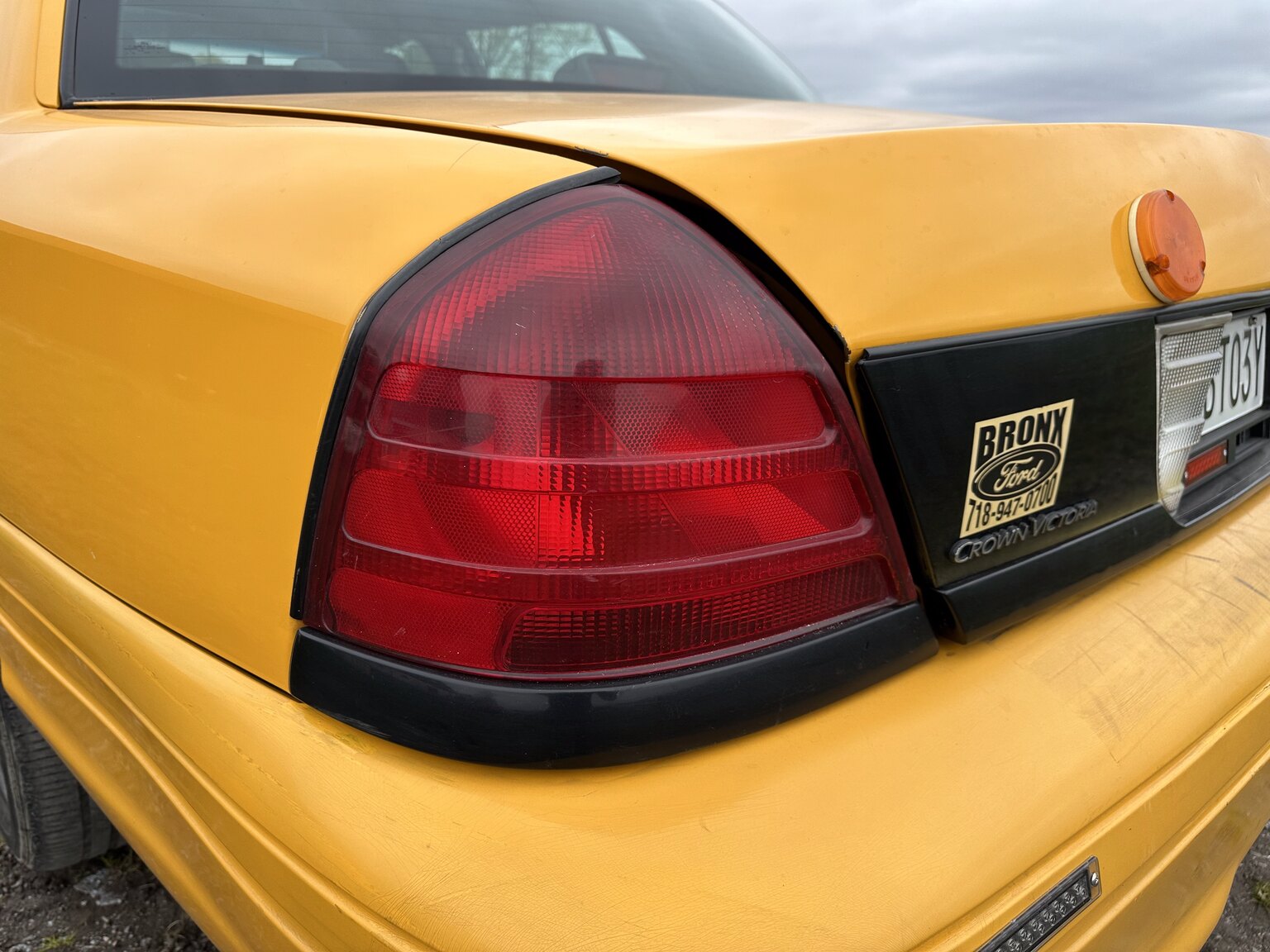 Exterior image of 2011 Ford Crown Victoria New York Cab (18)