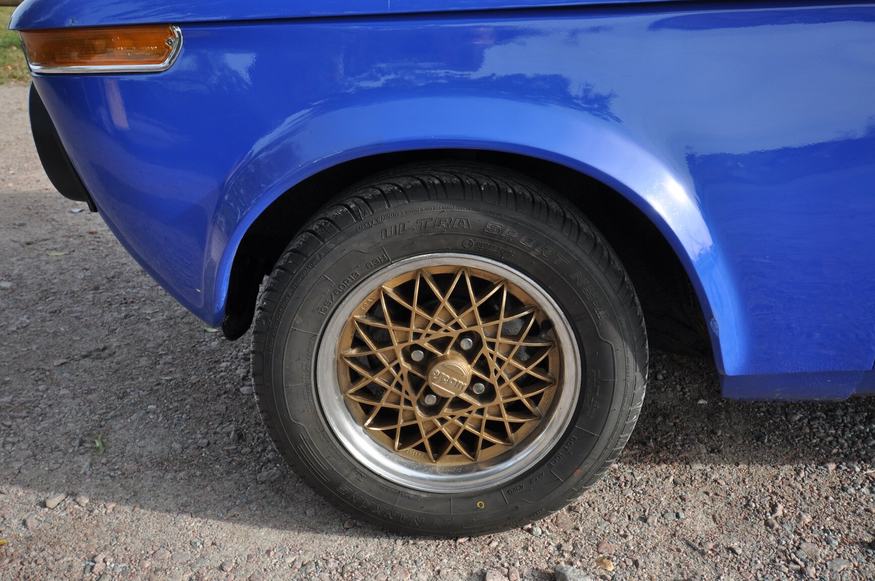 Exteriörbild på 1975 BMW 2002 Tii