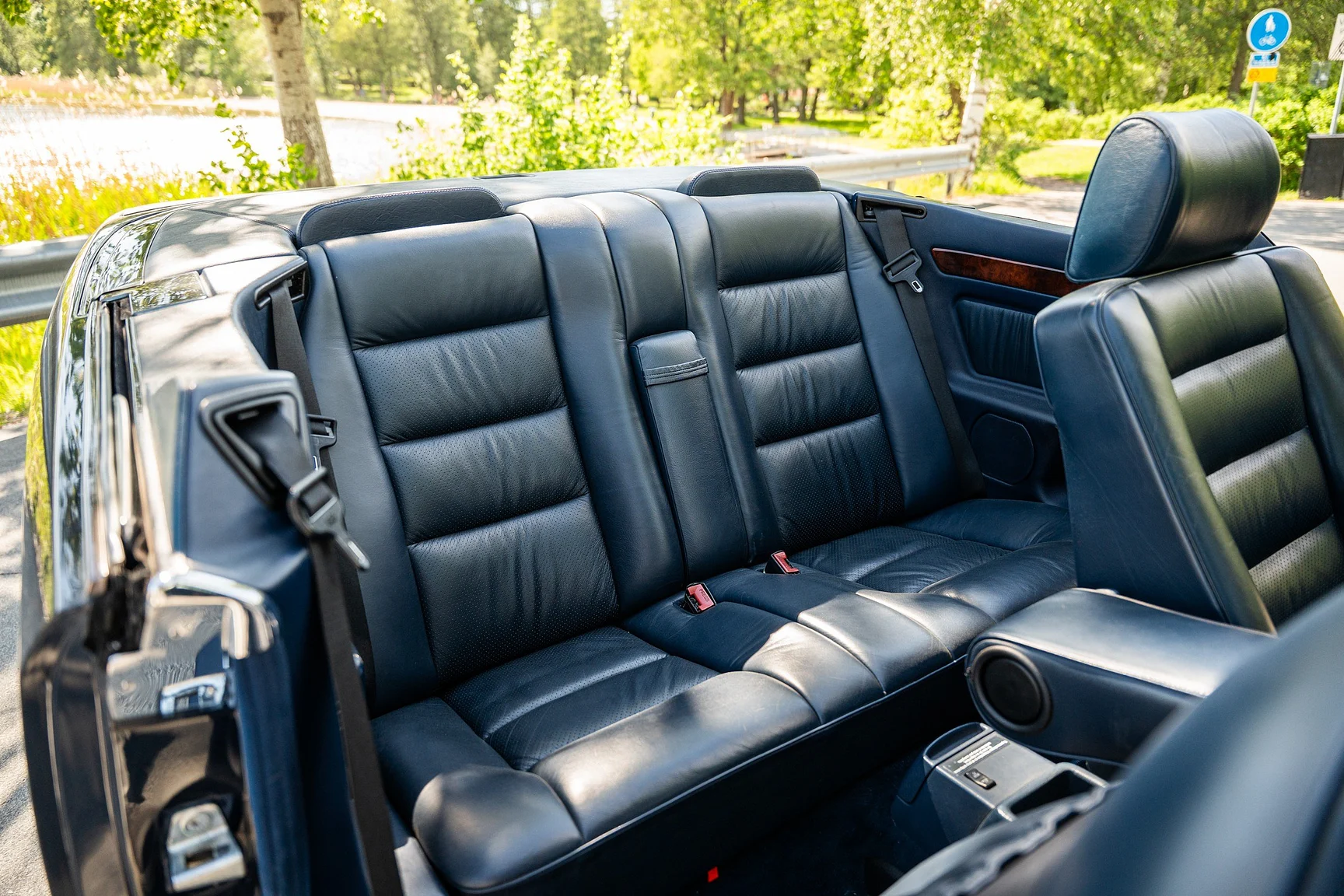 Interiörbild 1993 Mercedes-Benz 300 CE-24 Cabriolet (44)