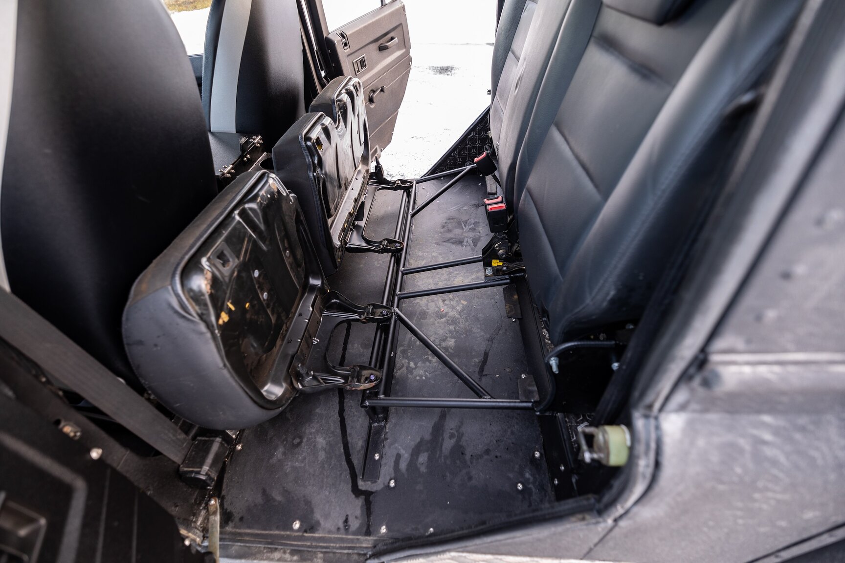 Interior image of 2000 Land Rover Defender 130