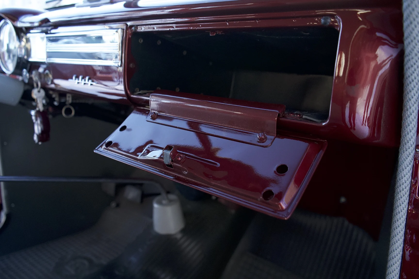 Interior image of 1953 Volvo PV444 DS (33)