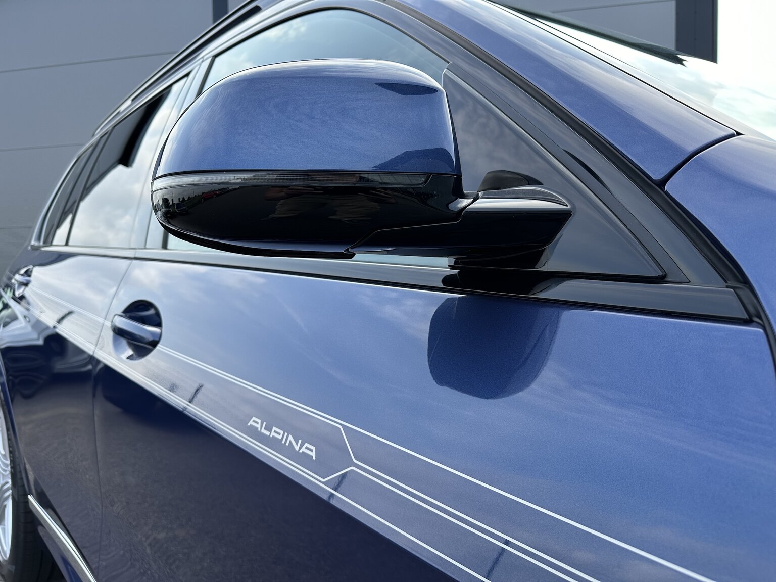 Exterior image of 2022 ALPINA XB7