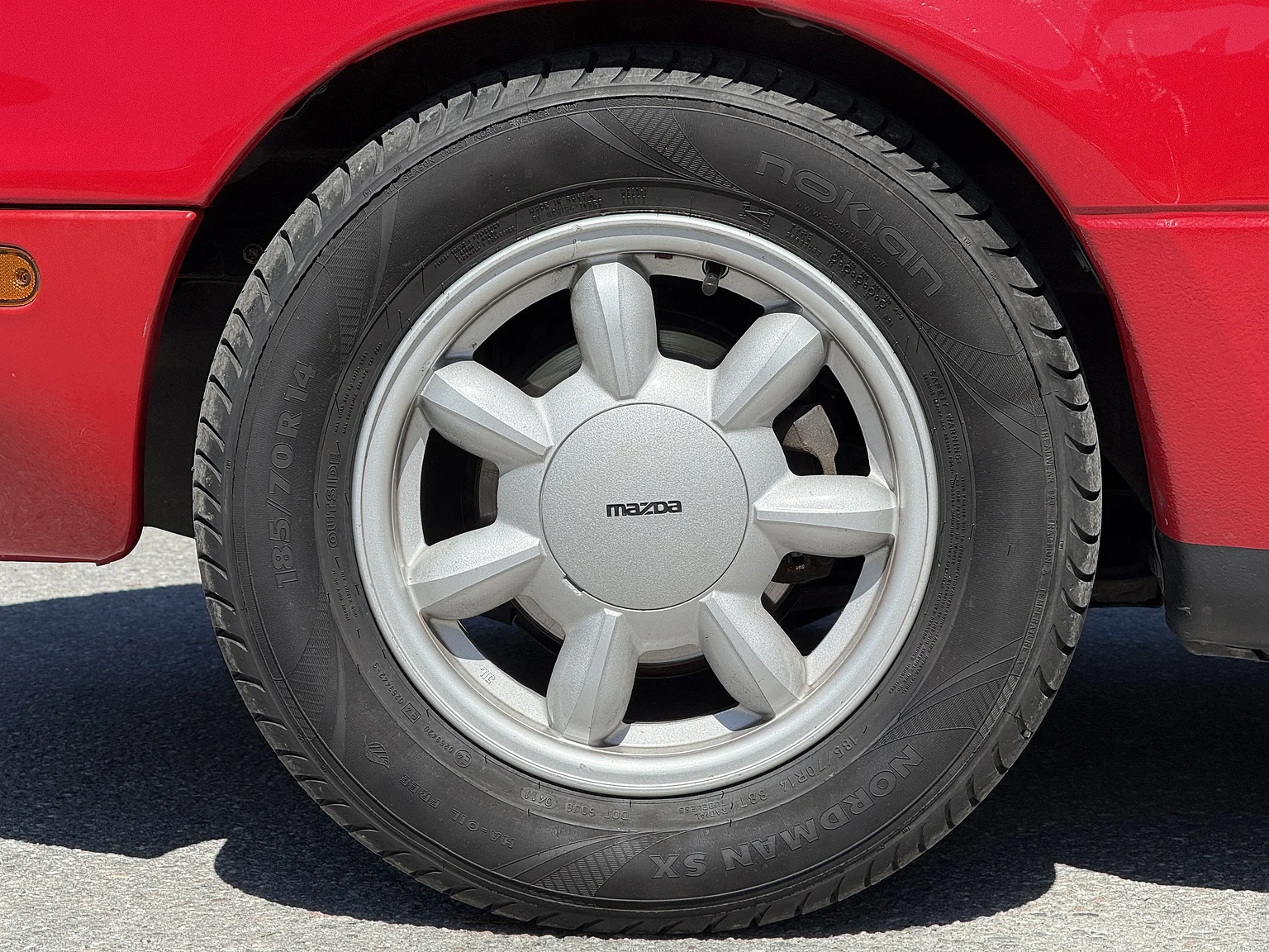 Exteriörbild på 1991 Mazda MX-5 Miata (18)