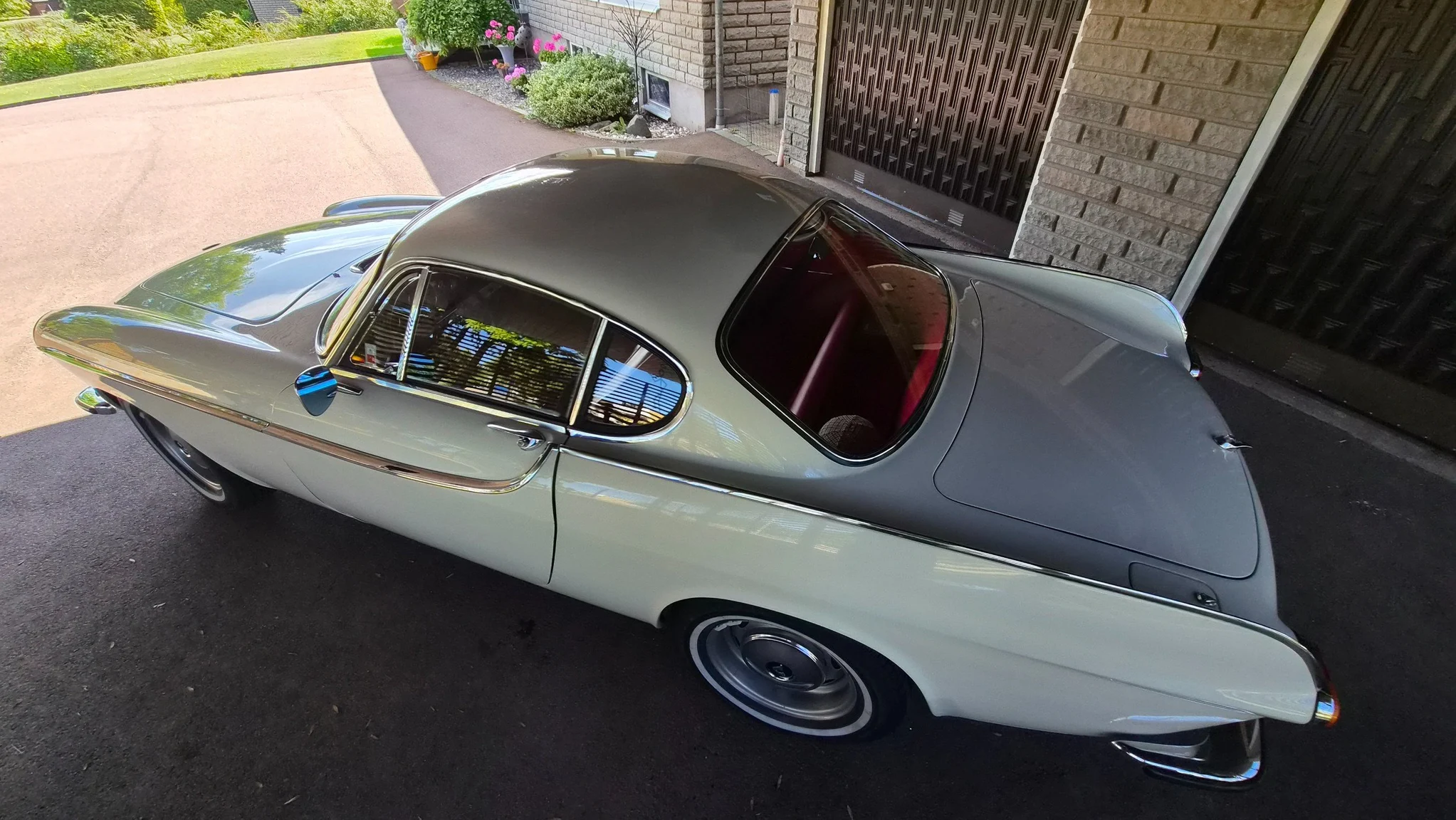 Exteriörbild på 1966 Volvo P 1800S (4)