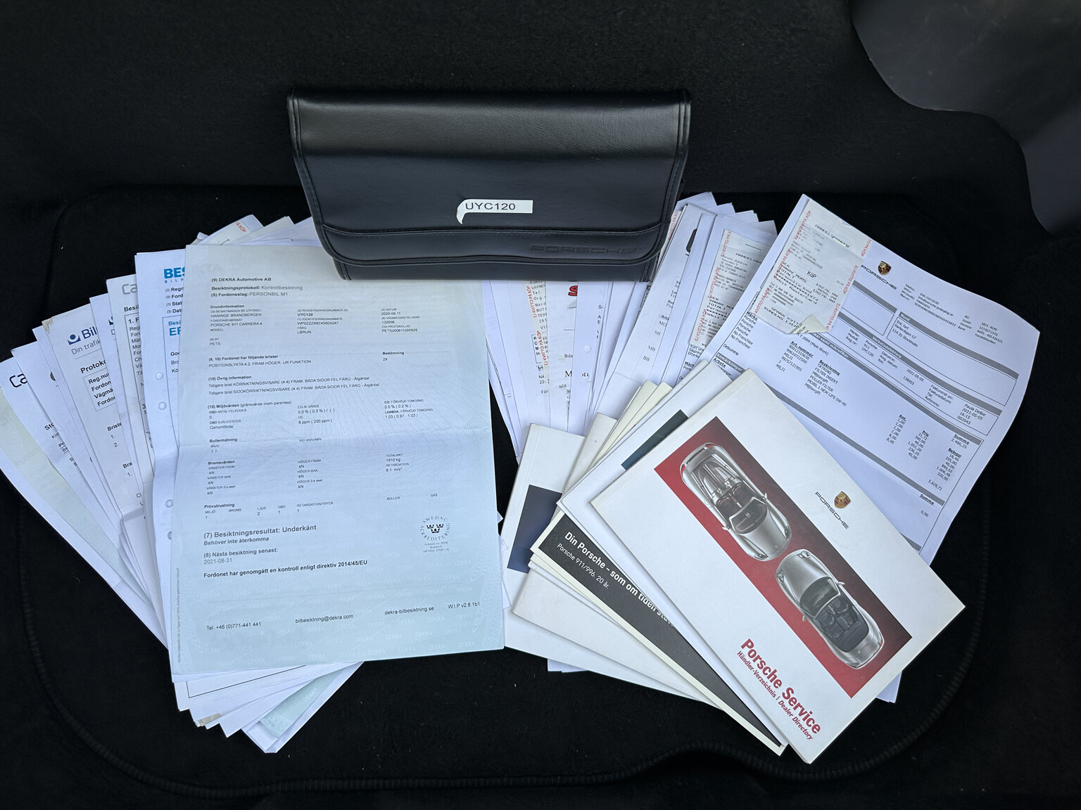 Documentation for 2004 Porsche 911 Carrera 4