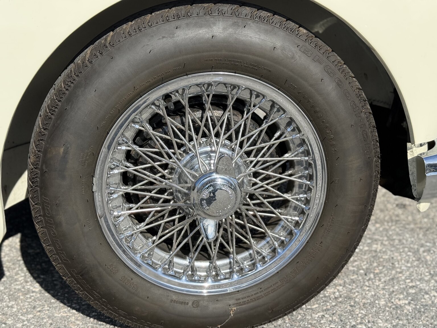 Aussenfoto 1959 MG MGA 1500