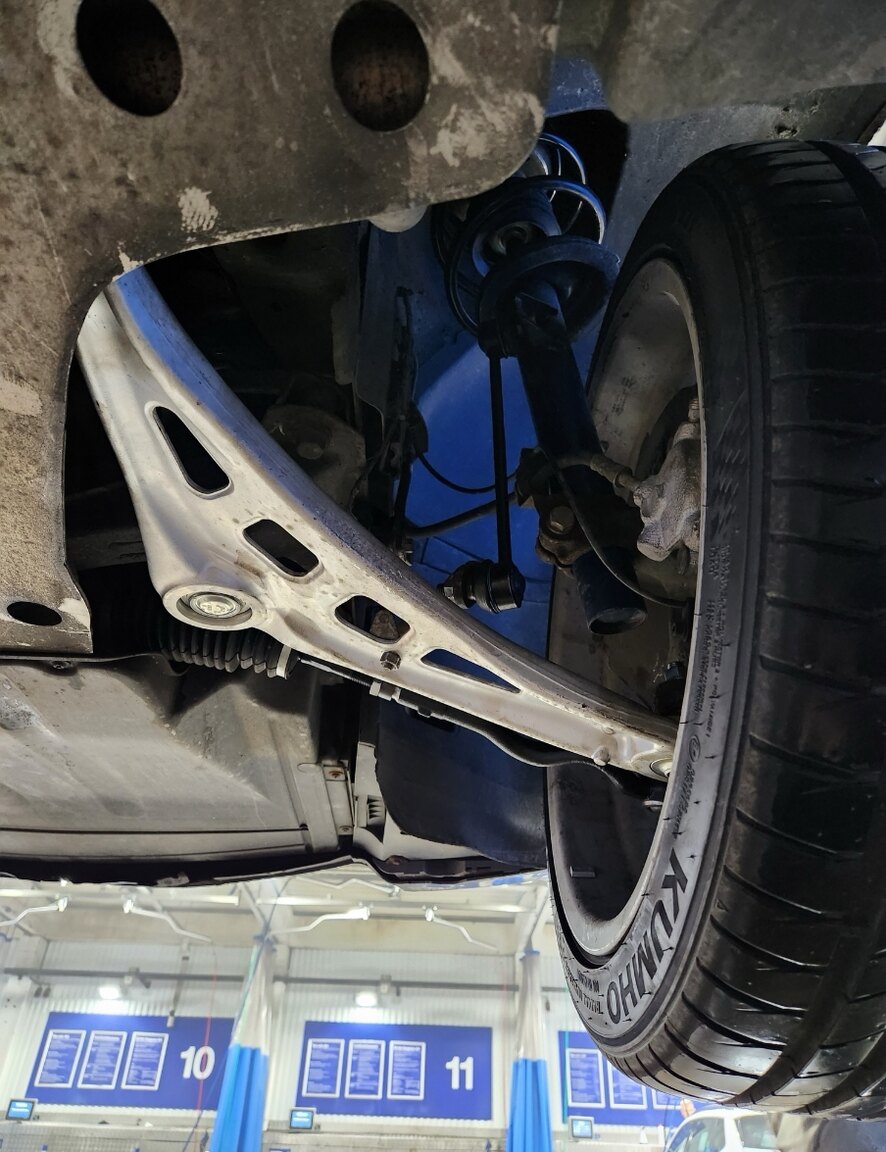 2002  BMW 330Ci , Mekanik