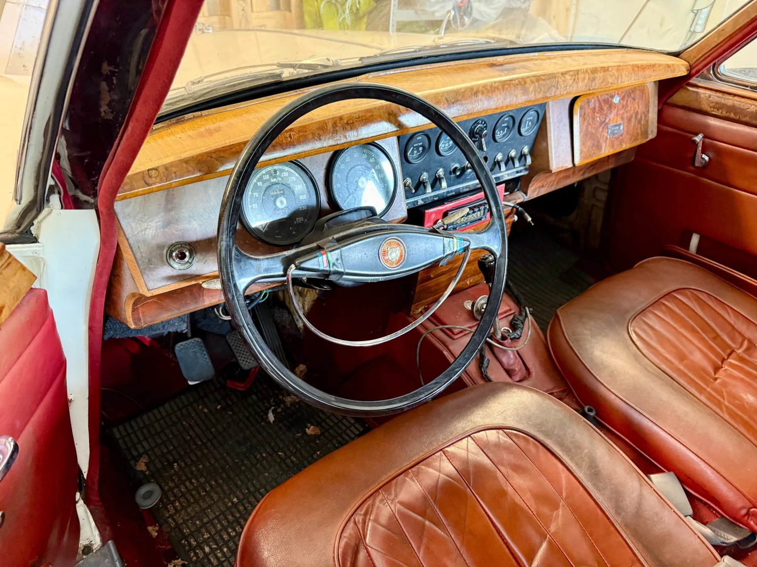 Interiörbild 1961 Jaguar Mark 2 (4)