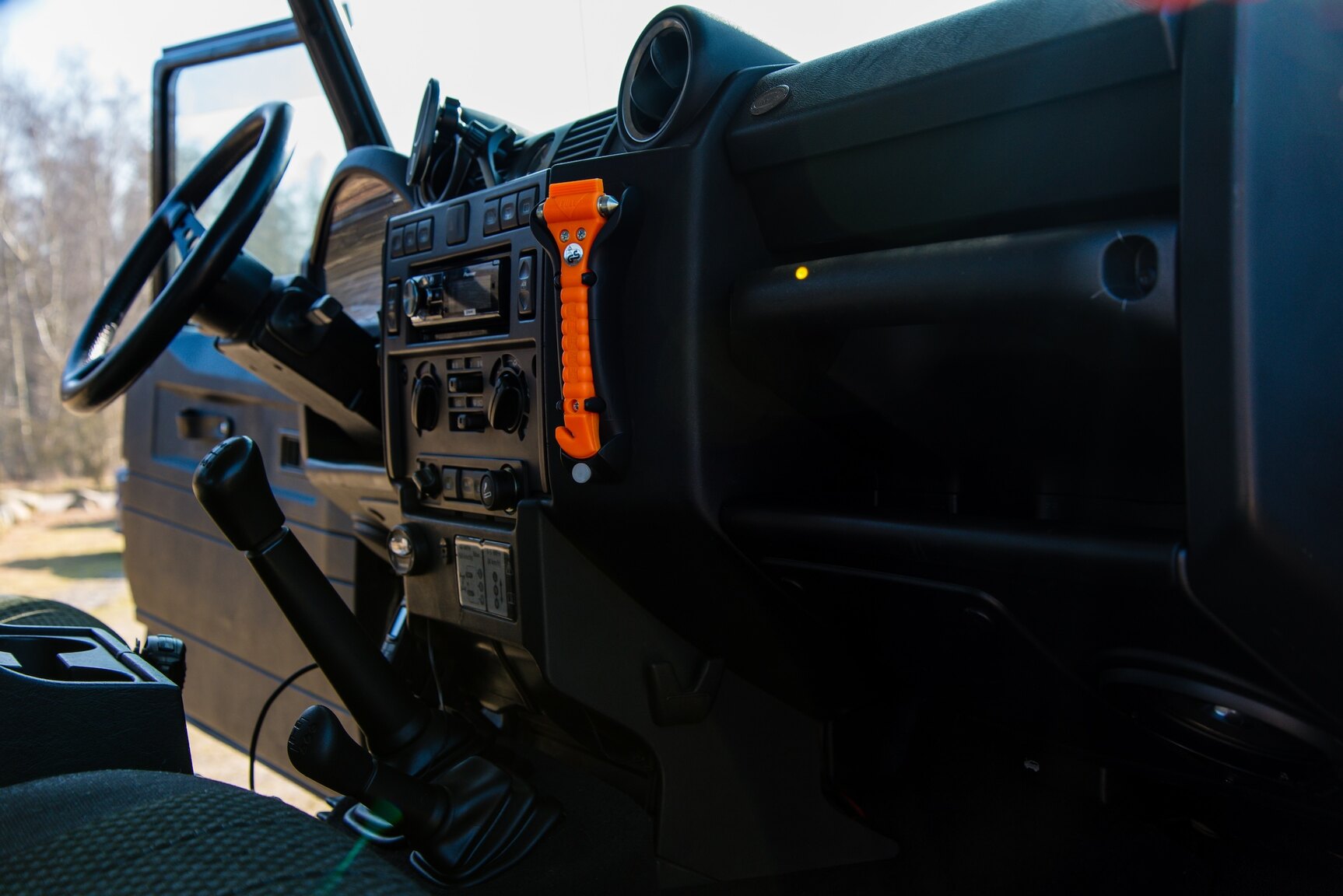 Innenraumfoto von 2009 Land Rover Defender 90 2.4 TD4 4x4