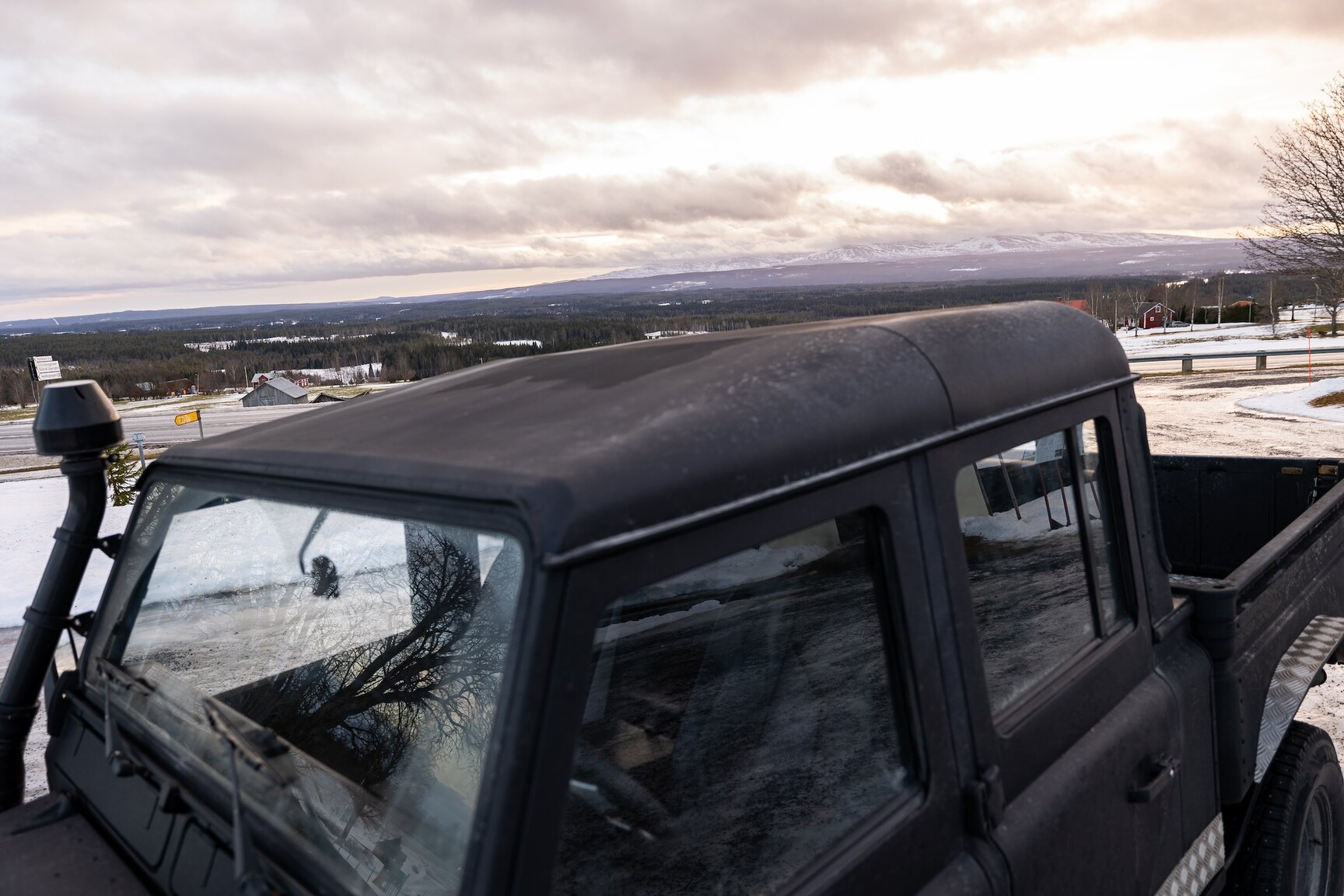 Exterior image of 2000 Land Rover Defender 130