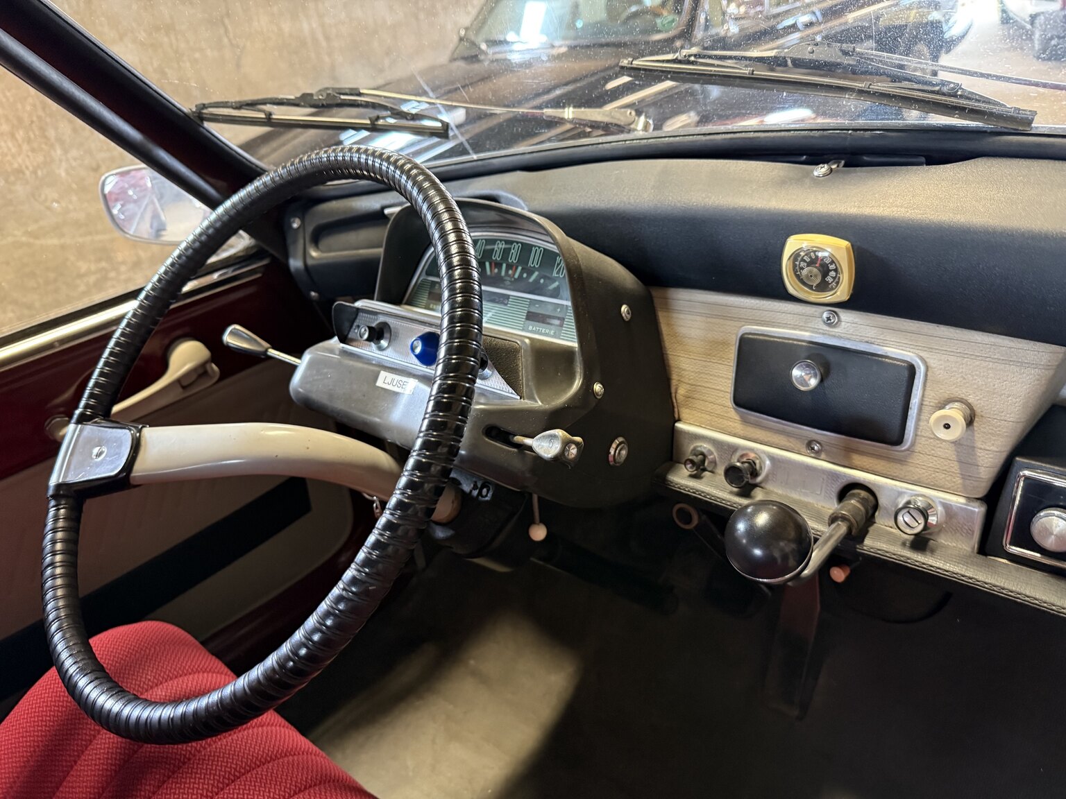 Interior image of 1967 Citroën Ami 6 Weekend