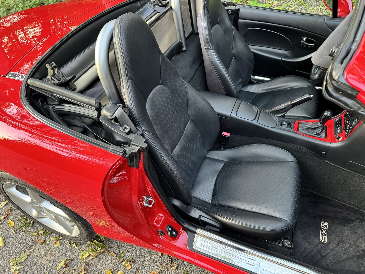 Innenraumfoto von 2004 Mazda MX-5