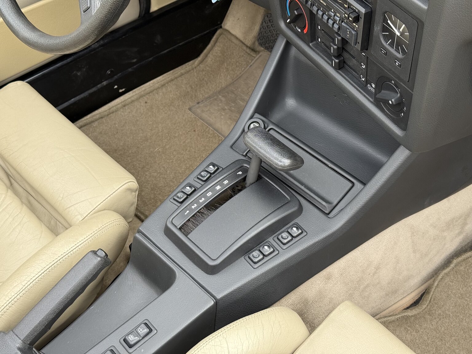 Interior image of 1987 BMW 325i Convertible