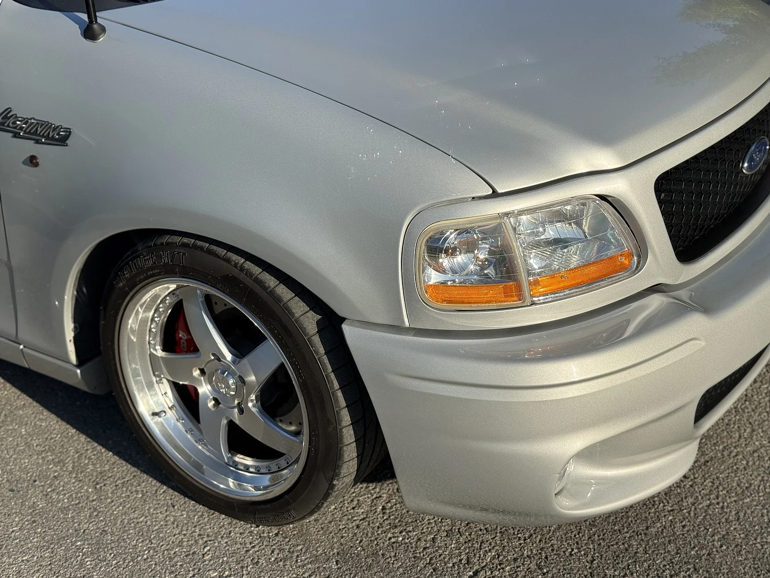 Aussenfoto 2002 Ford F 150 Lightning / Kenne Bell (43)