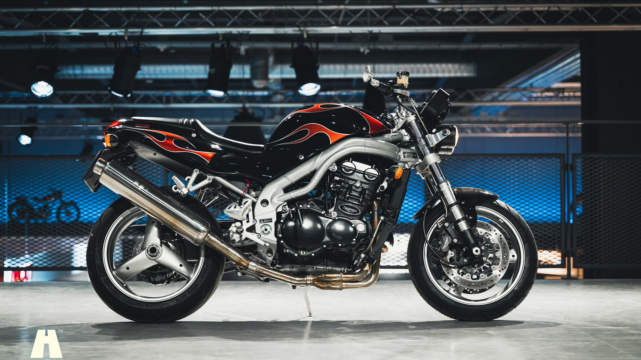 Exterior image of 2001 Triumph Speed Triple (2)