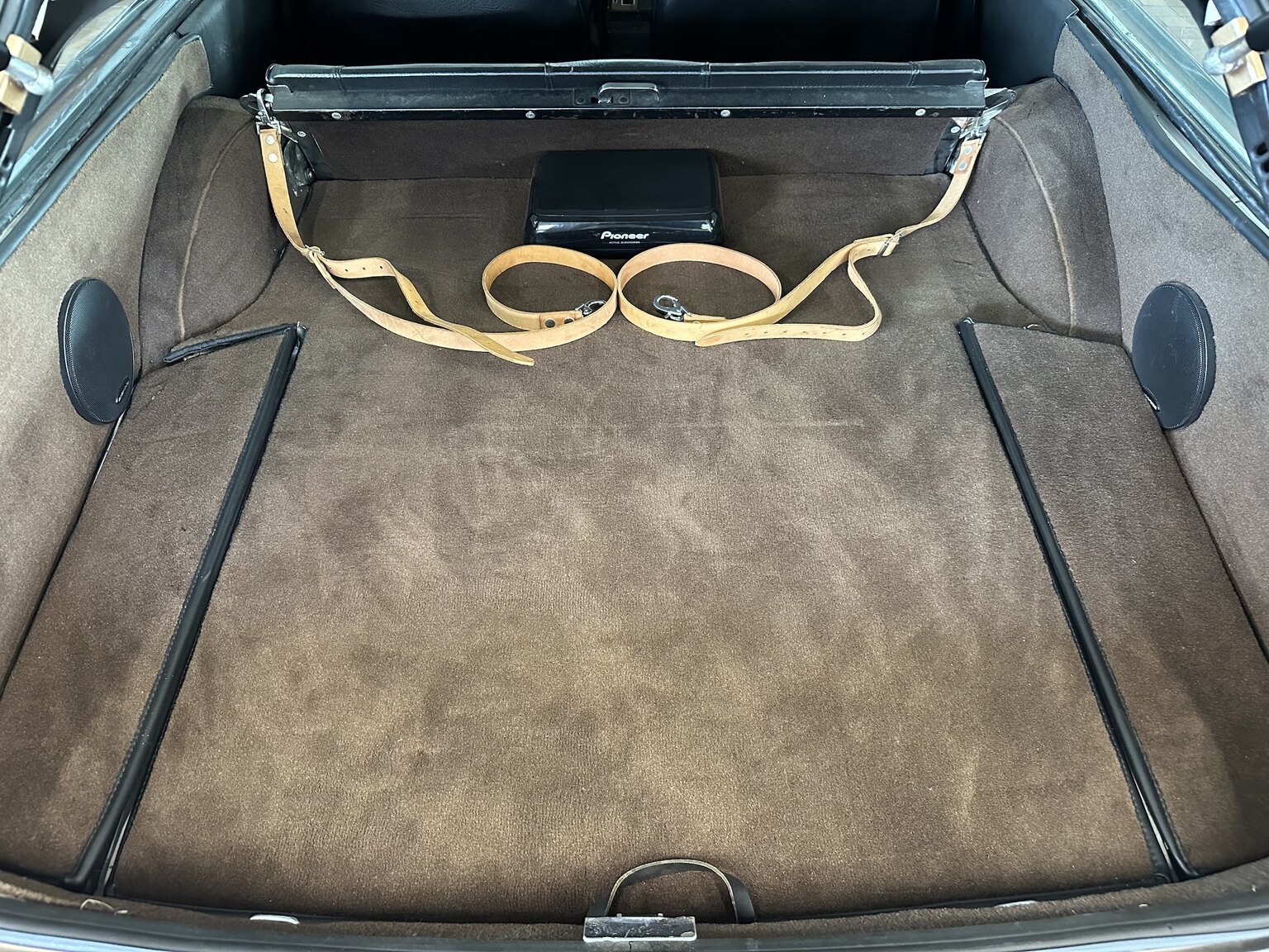 Innenraumfoto von 1973 Volvo 1800 ES (33)