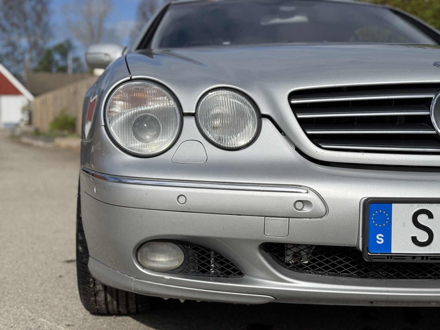 Exterior image of 2000 Mercedes-Benz CL 500