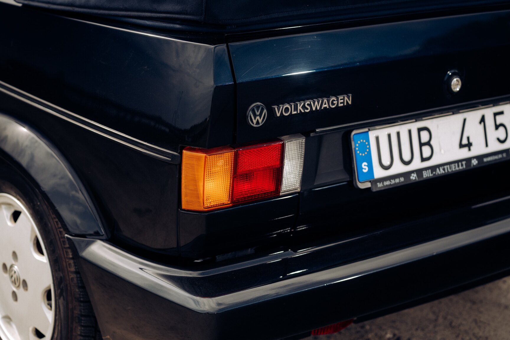 Exterior image of 1991 VW Golf Cabriolet "Etienne Aigner Edition"