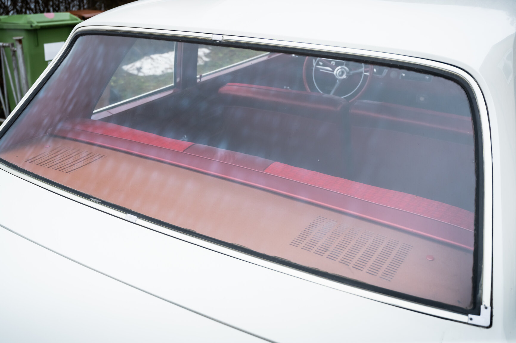 Exteriörbild på 1967 Plymouth Valiant V 100 Sedan