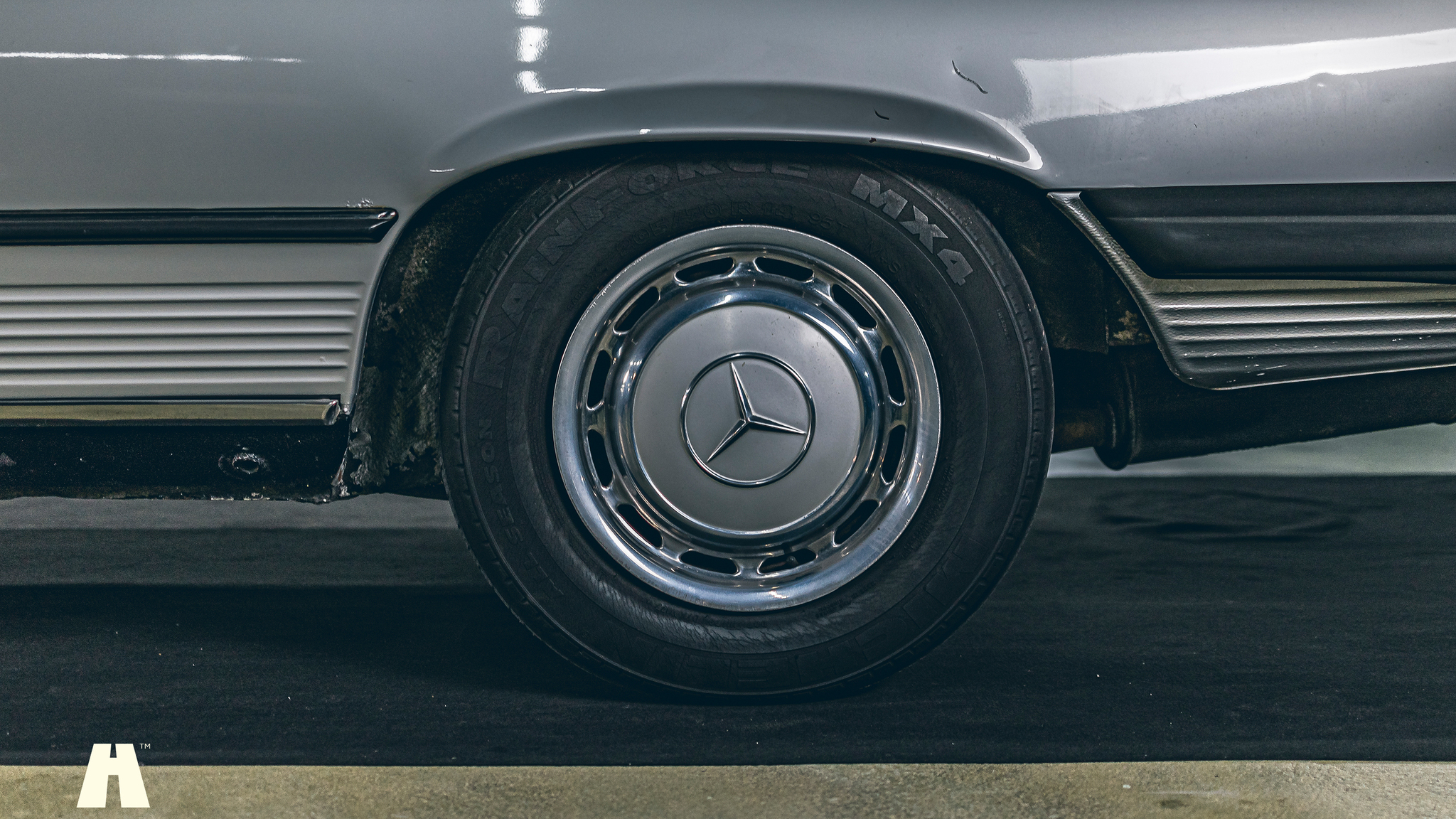 Exterior image of 1974 Mercedes SLC450 Project