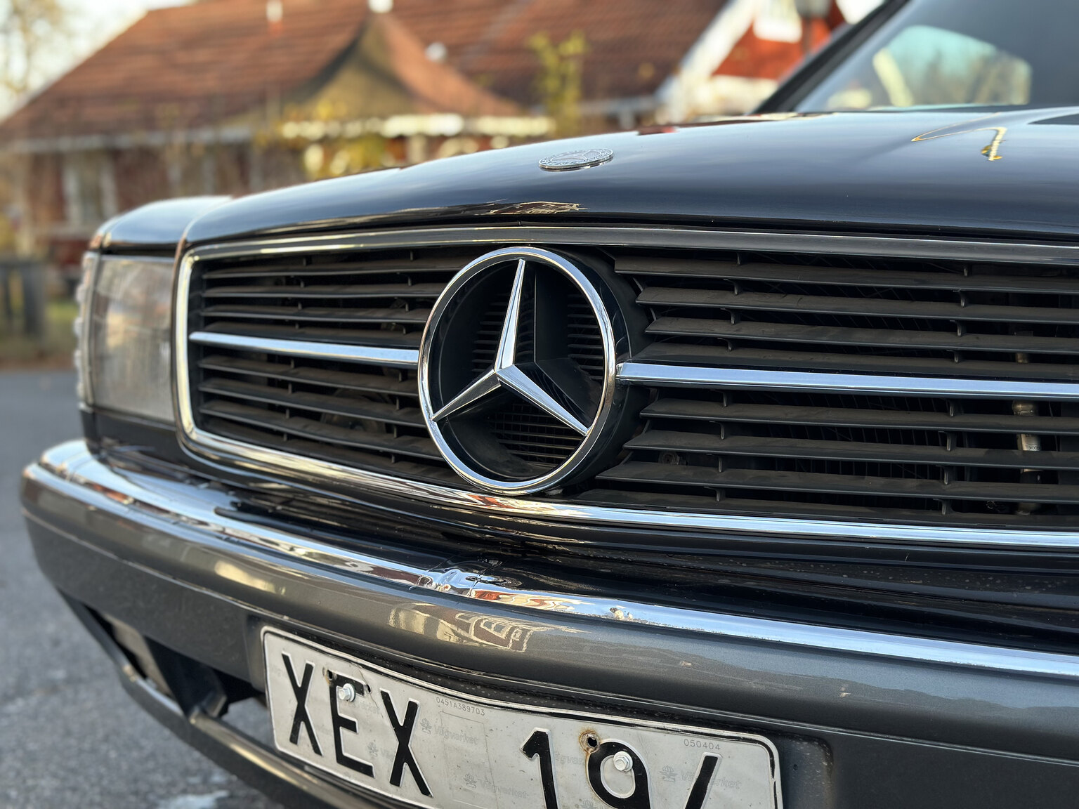 Exteriörbild på 1988 Mercedes 560 SEC