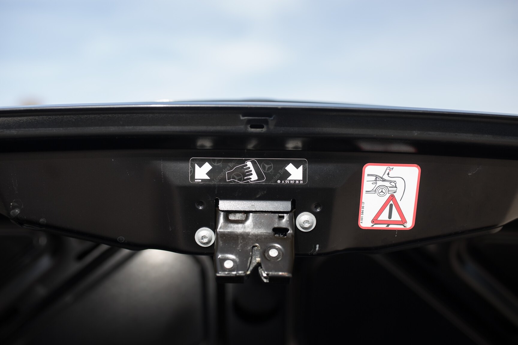 Innenraumfoto von 2010 Mercedes-Benz SLK 200 Kompressor (38)