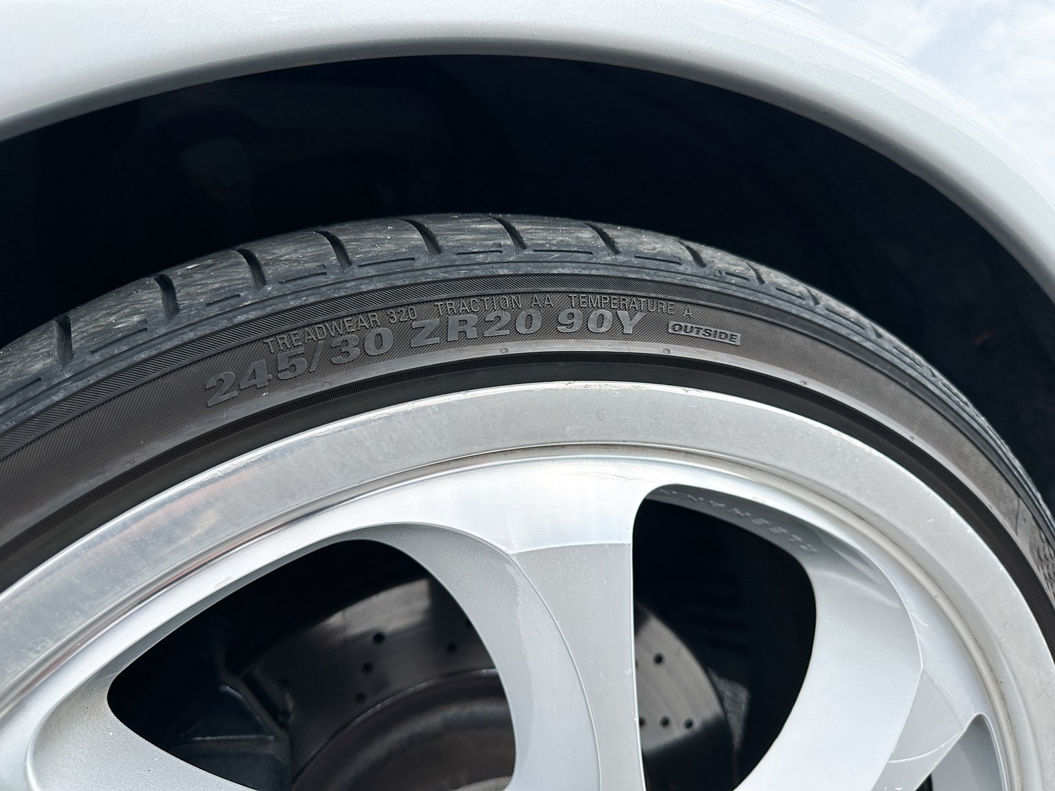 Exterior image of 2000 Mercedes-Benz CL 500