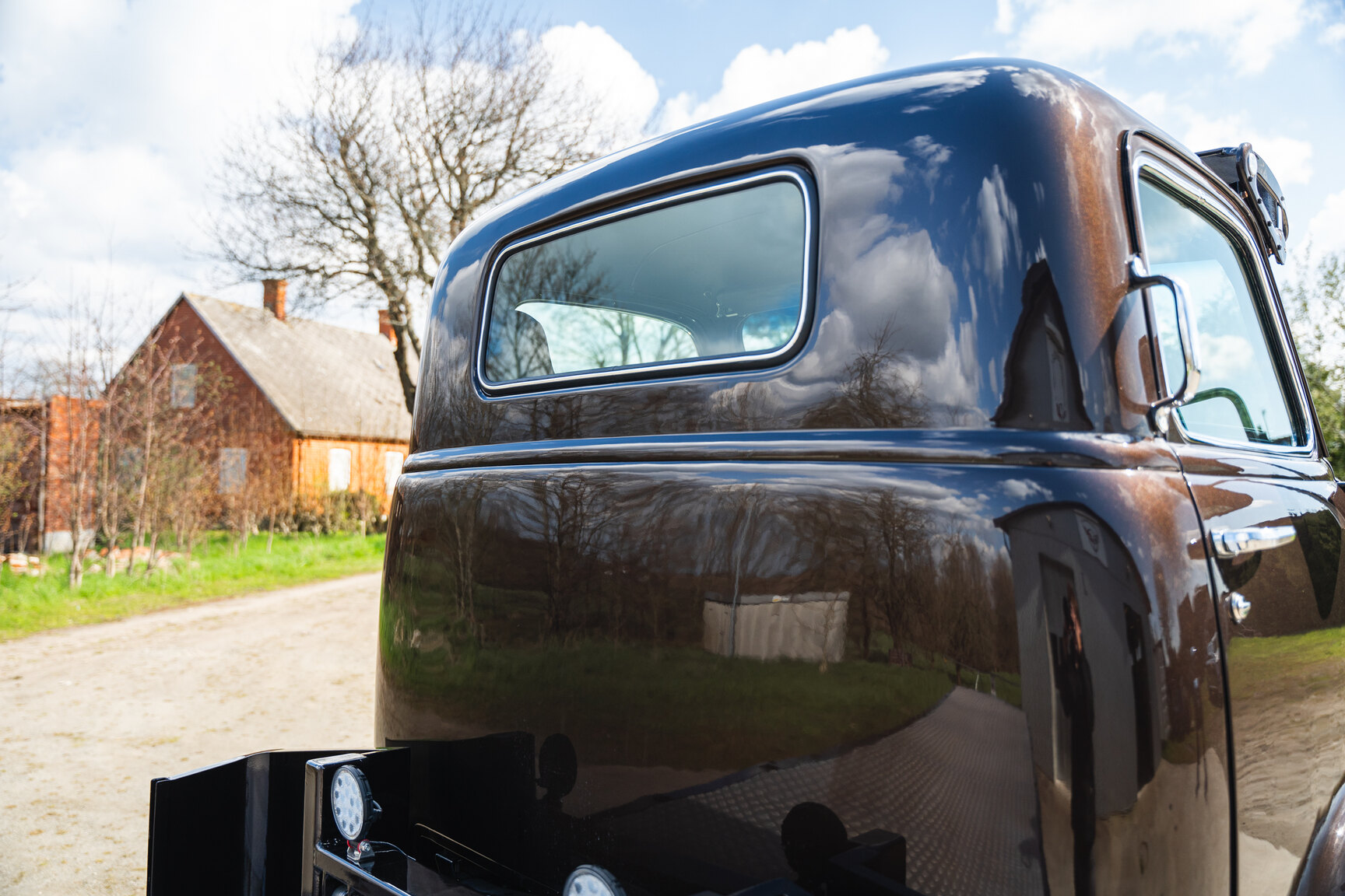 Exterior image of 1948 Chevrolet COE Loadmaster