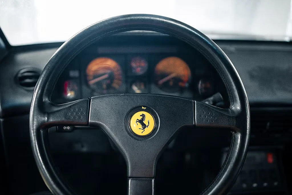 Interiörbild 1992 Ferrari Mondial (4)