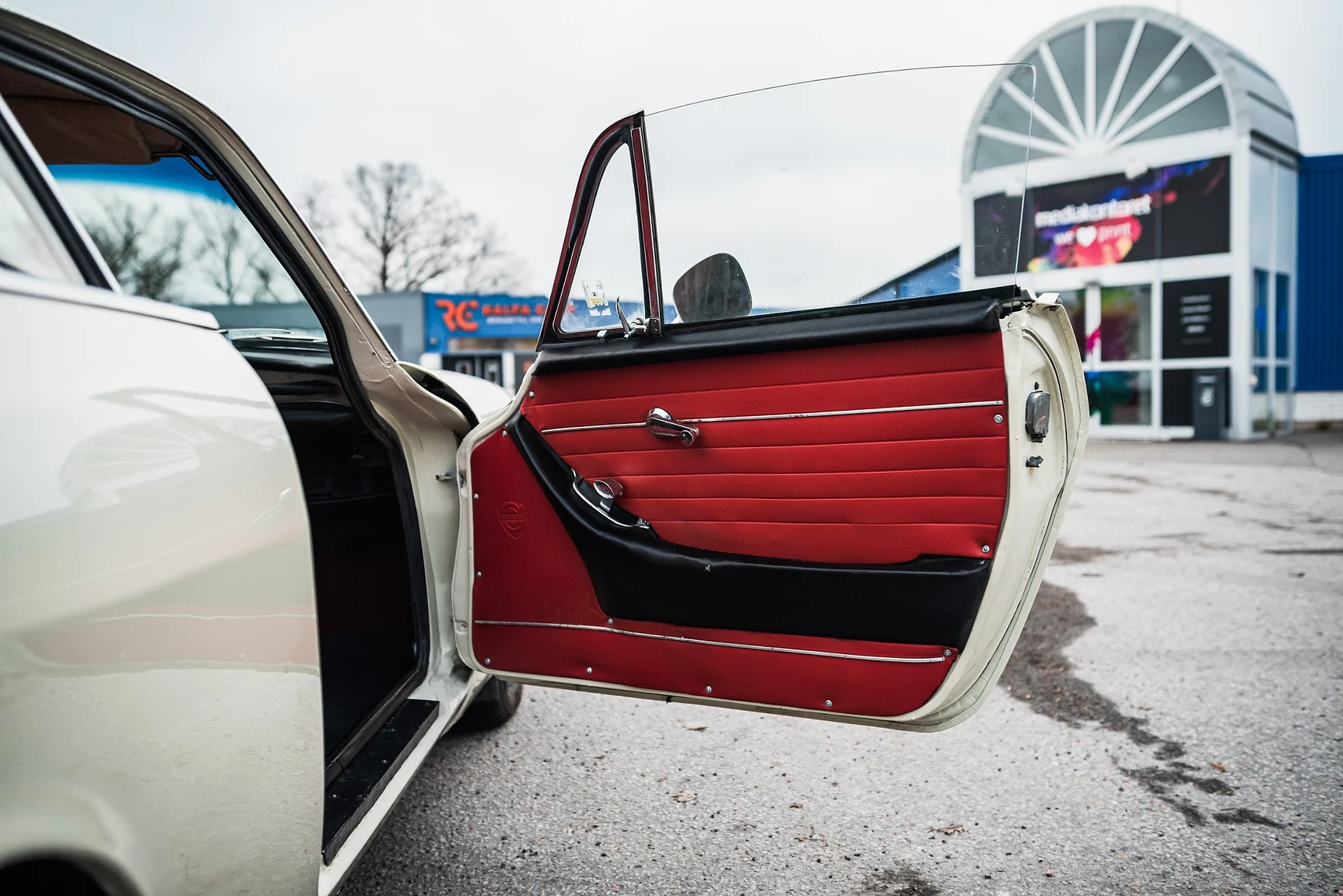 Interior image of 1964 Volvo P 1800S (22)