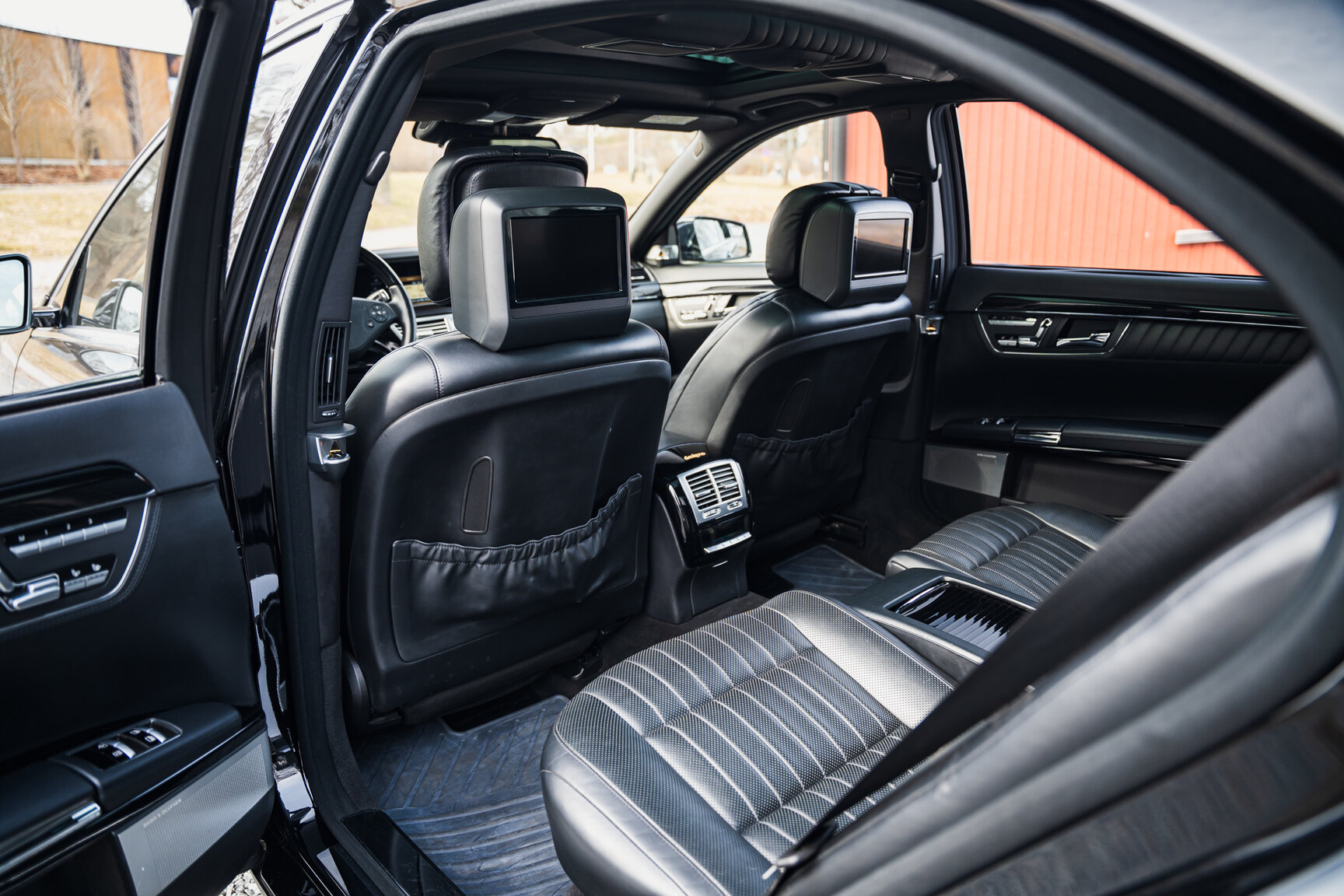 Innenraumfoto von 2011 Mercedes-Benz S600