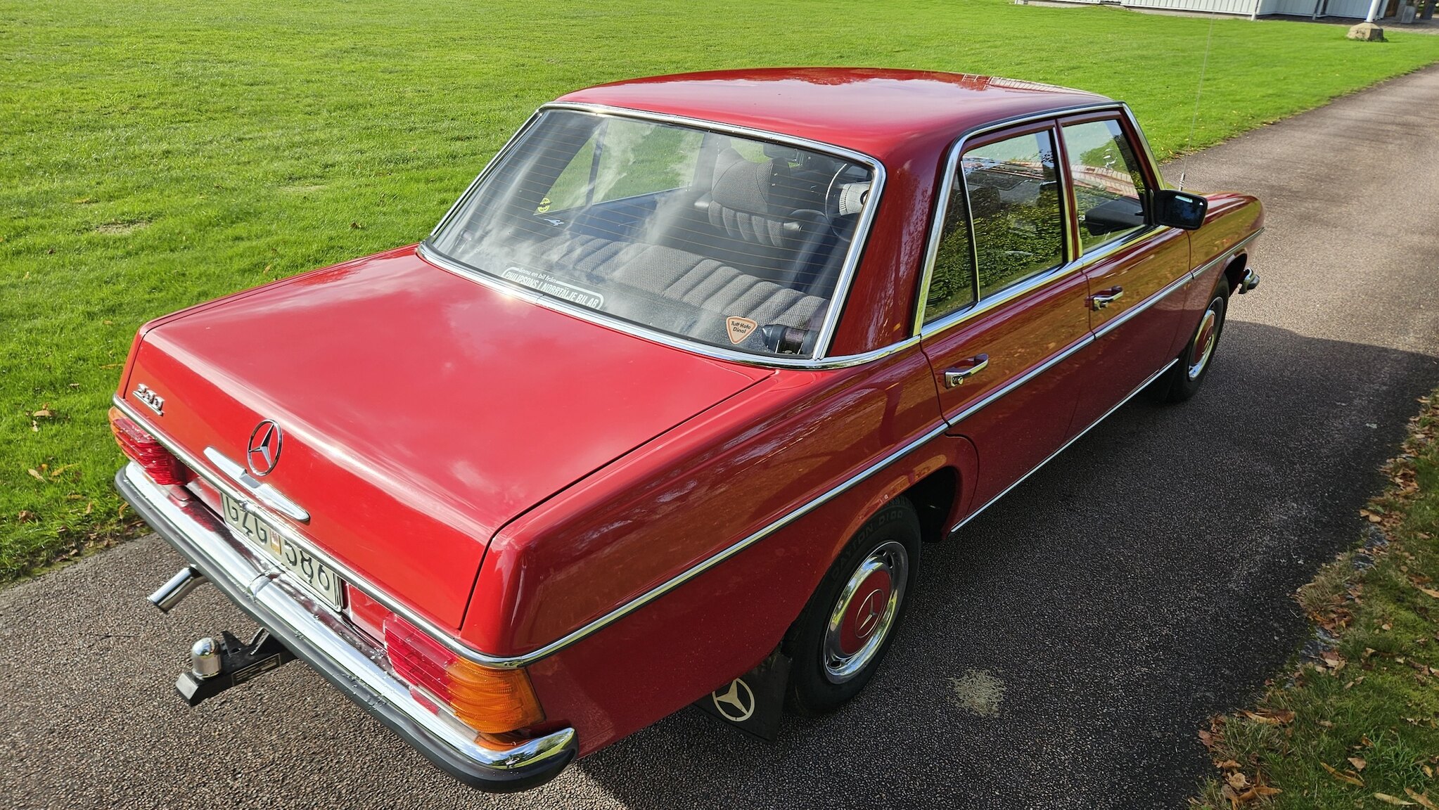 Exteriörbild på 1975 Mercedes-Benz 200