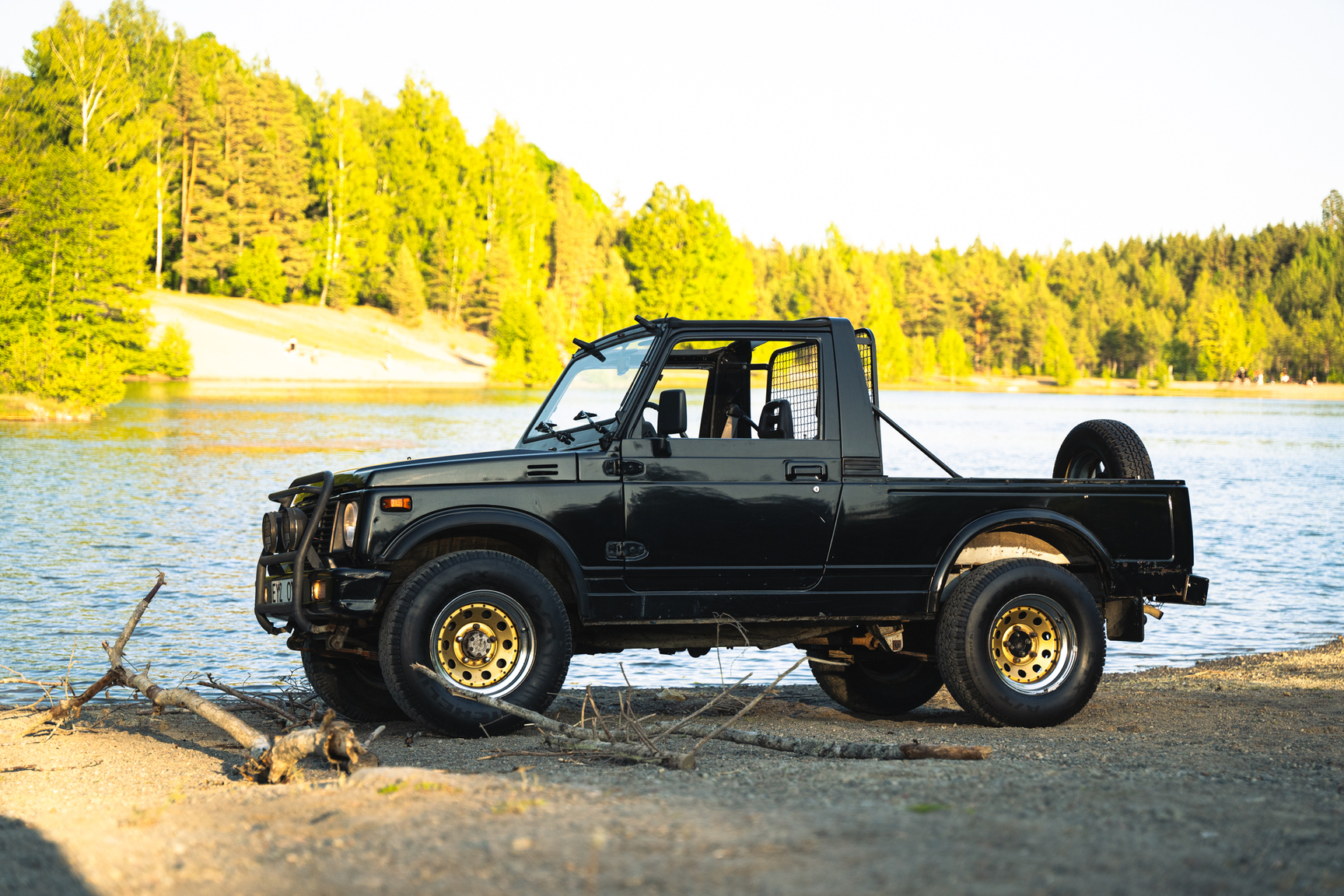 Exterior image of 1987 Suzuki SJ413 long
